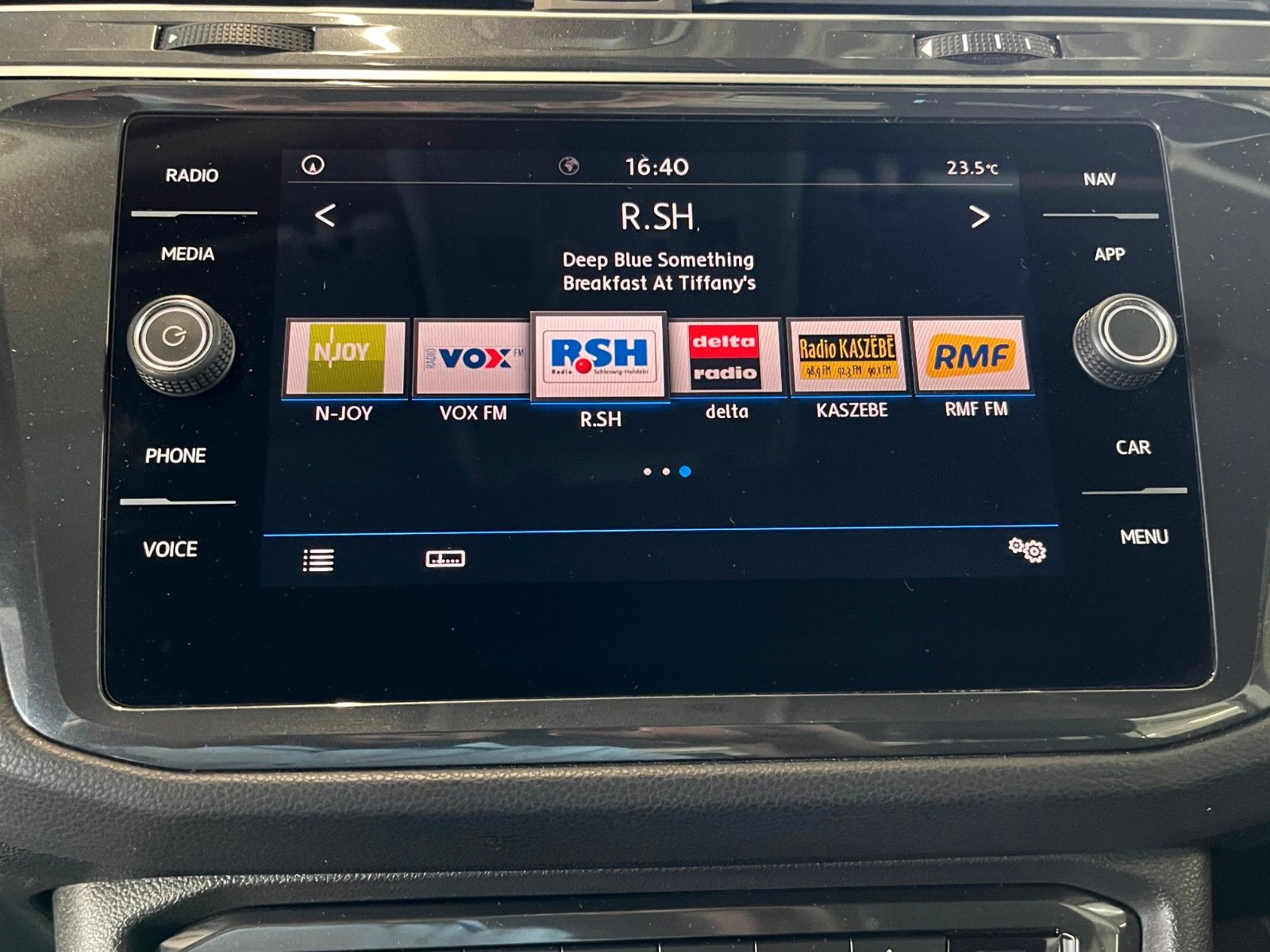 Fahrzeugabbildung Volkswagen Tiguan 2.0 TDi Comfortline NAVI LED WinterPaket