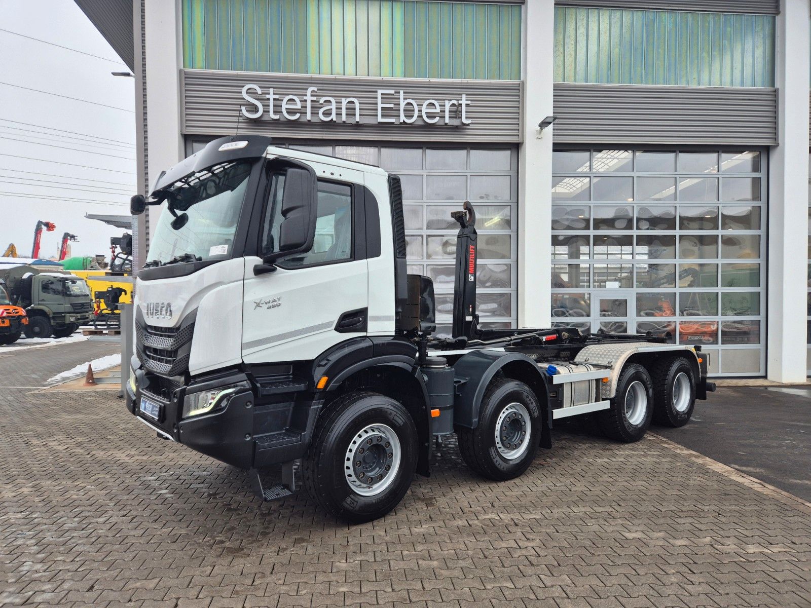Fahrzeugabbildung Iveco X-Way AD360X48Z/P HR 8x4 HIAB ULT26S59