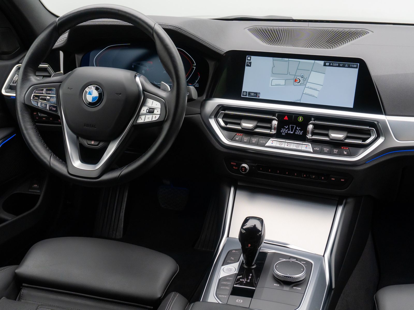 Fahrzeugabbildung BMW 320i Sport Line Stop&Go Kamera DAB Alarm Komfort