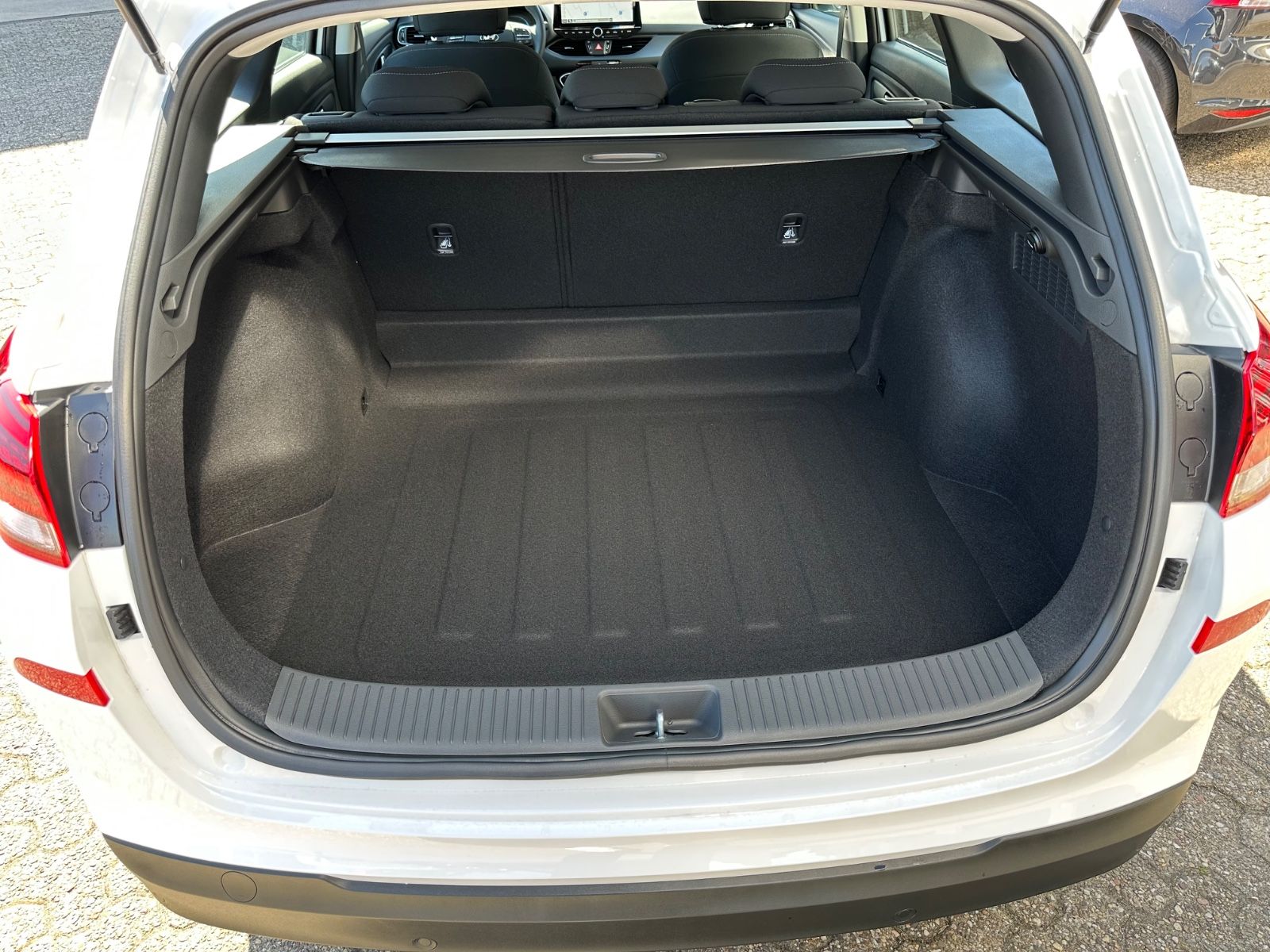 Fahrzeugabbildung Hyundai i30 Kombi 1.0 T-GDI DCT Comfort Navi/GRA/Shzg