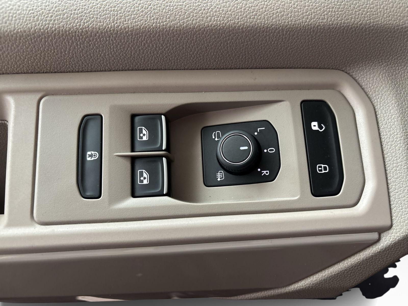 T7 Multivan 1.5 TSI eHybrid 4MOTION Style, AHK,