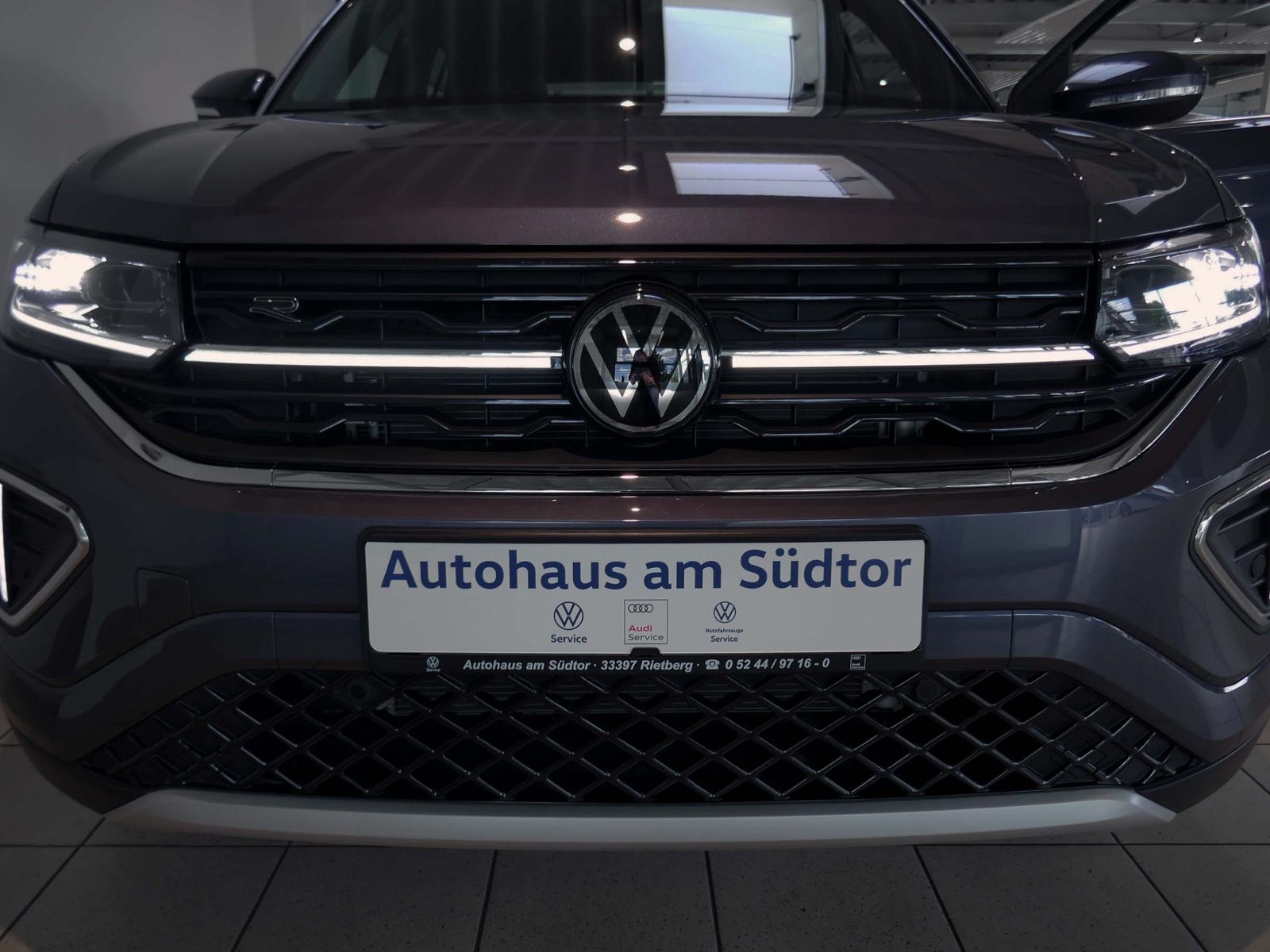 Fahrzeugabbildung Volkswagen T-Cross R-Line 1.0 TSI | LED RFK ACC Navi
