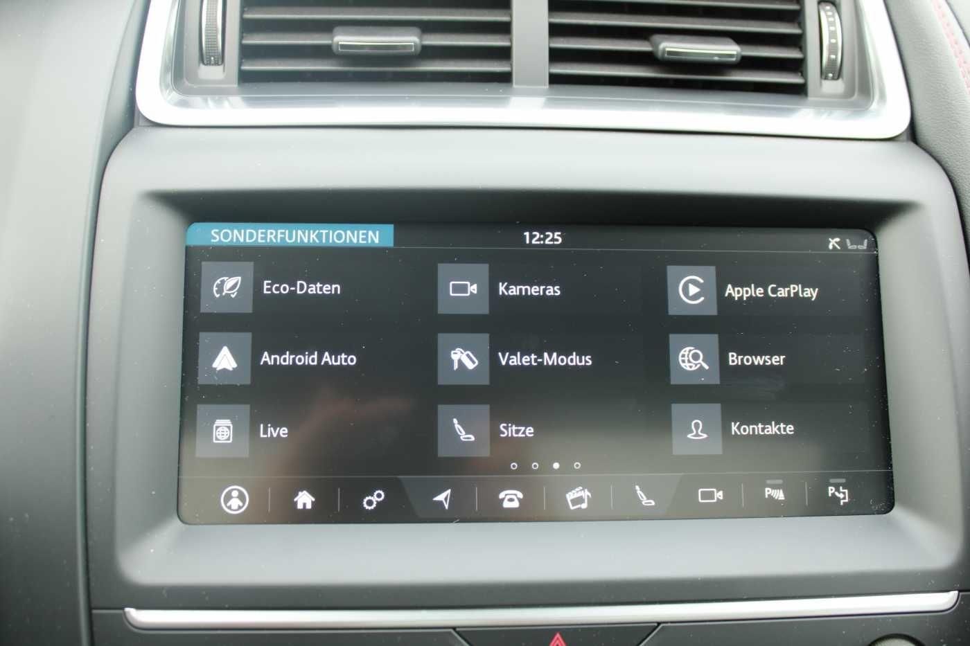 Fahrzeugabbildung Jaguar E-Pace Diesel D180 AWD Aut. Chequered Flag