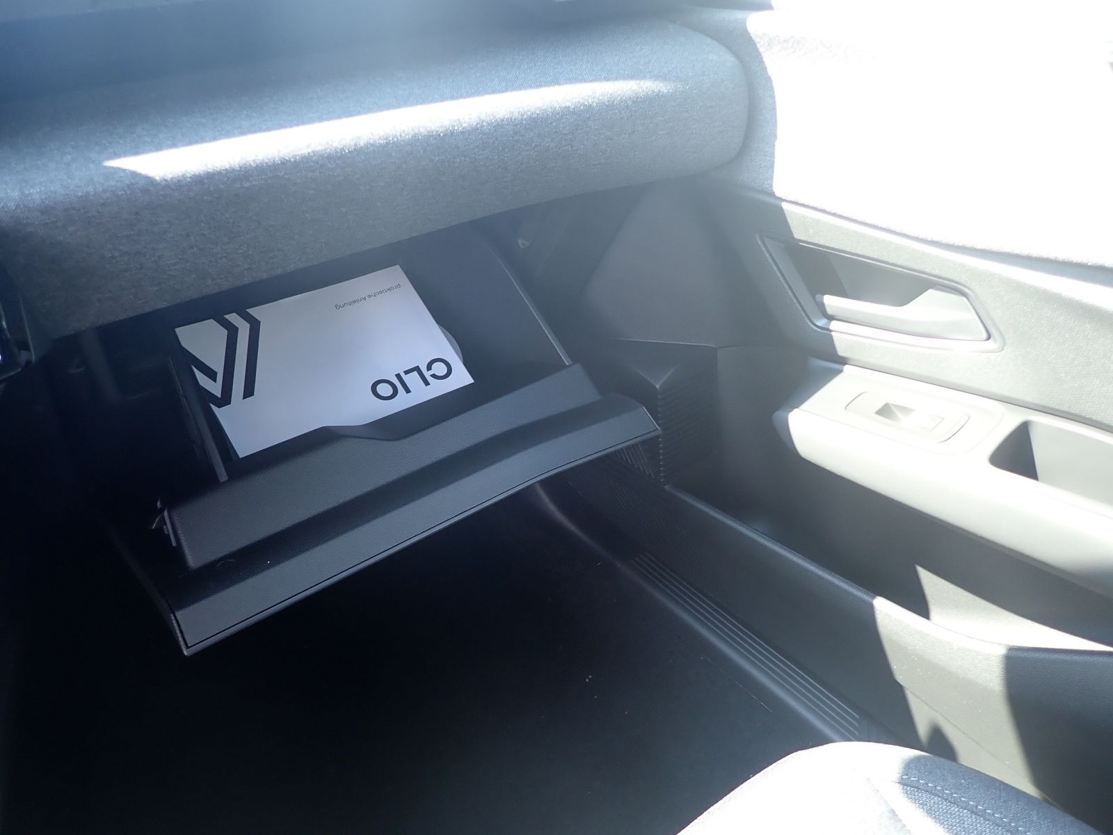 Fahrzeugabbildung Renault Clio Evolution Full Hybrid E-Tech 160