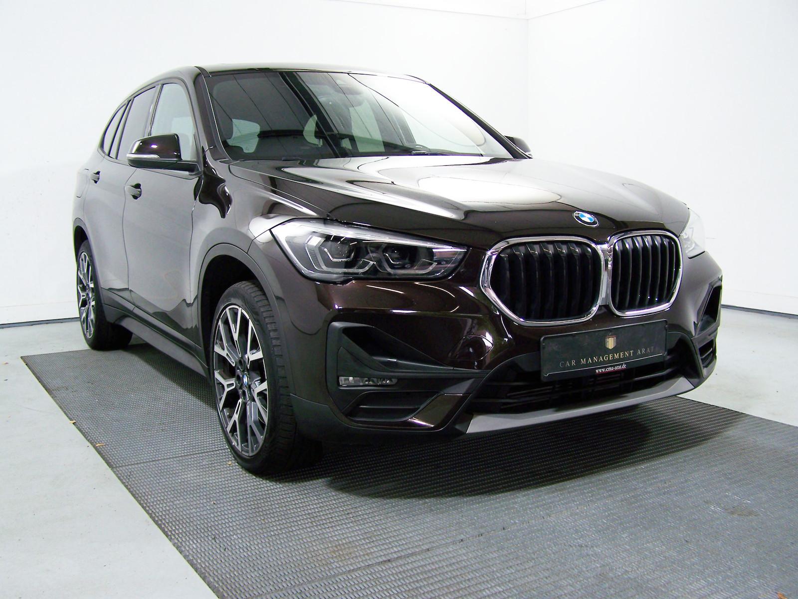 BMW X1 xDrive 20 i Advantage AUTOM PANOR+R19+LED+NAV