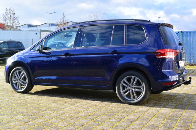 Volkswagen Touran Edition 1.5TSI Kamera Sitzh. AHK SOFORT !