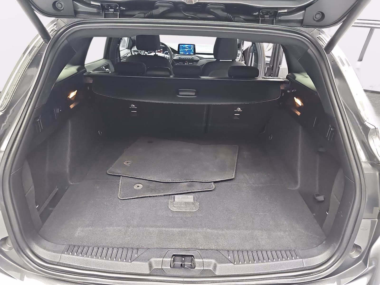 Ford FOCUS 2.0 ECOBLUE ST-LINE NAVI WINTER ACC
