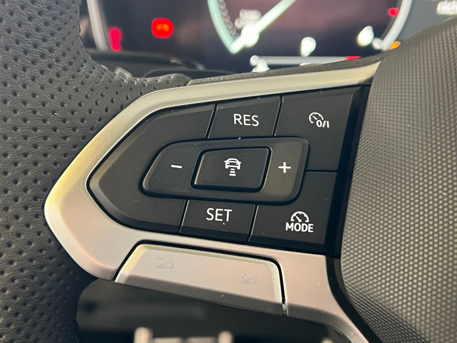 Fahrzeugabbildung Volkswagen Touareg R-Line 3.0 V6 TDI 4MOTION *AHK, LED, Luf