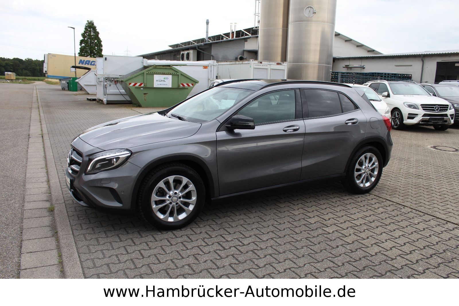 MERCEDES-BENZ GLA 200 Score~2.HAND~WENIG KM~BI-XENON~PANORADAC