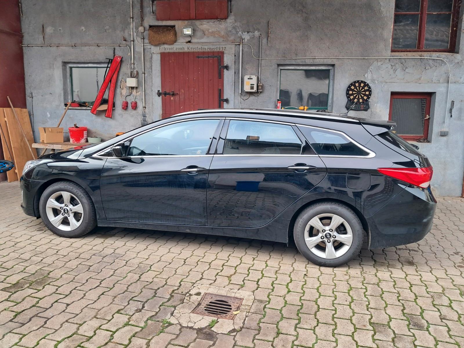 Hyundai i40 2014 — engine 1.685 cm³, 136 HP (100kW)