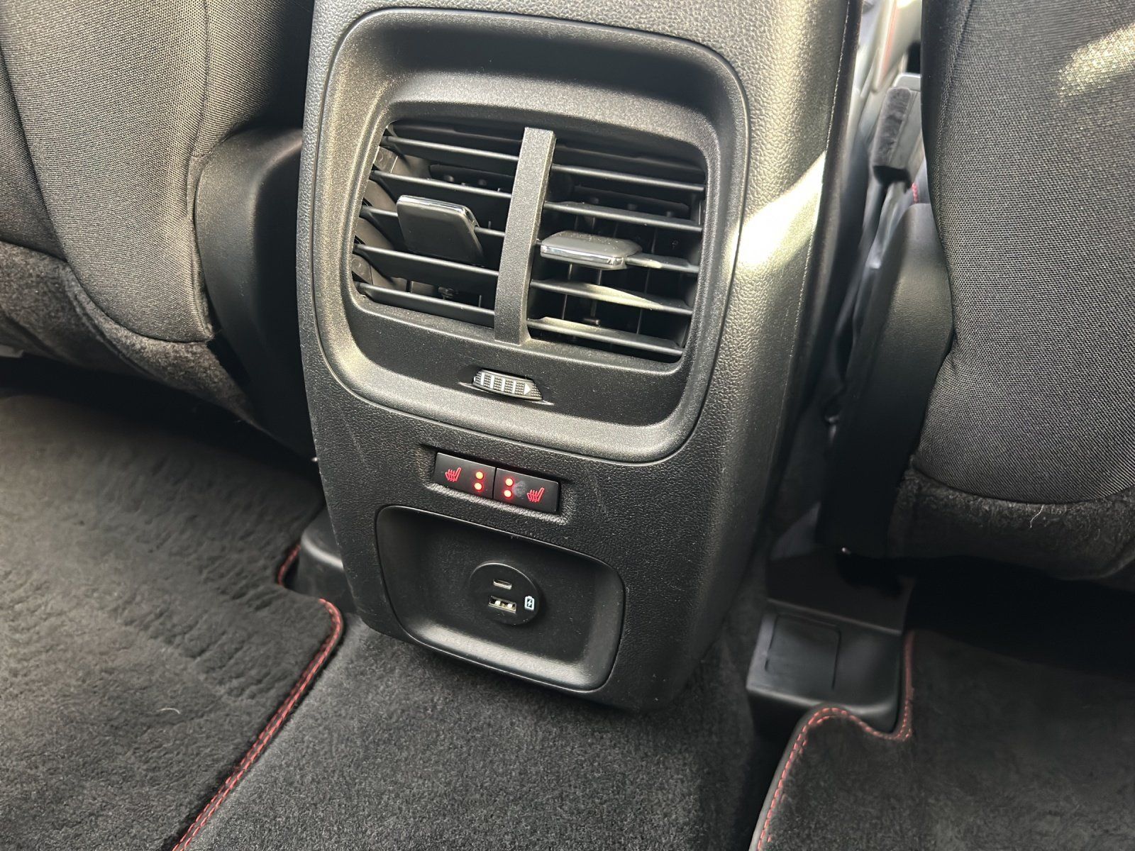 Fahrzeugabbildung Ford Kuga 2.5 ST-Line Aut./LED/KAMERA/ACC/PANO/HUD/