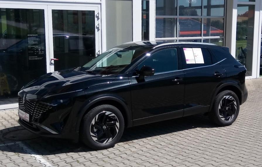 Nissan Qashqai 1.3 DIG-T Mild-Hybrid AT N-Connecta