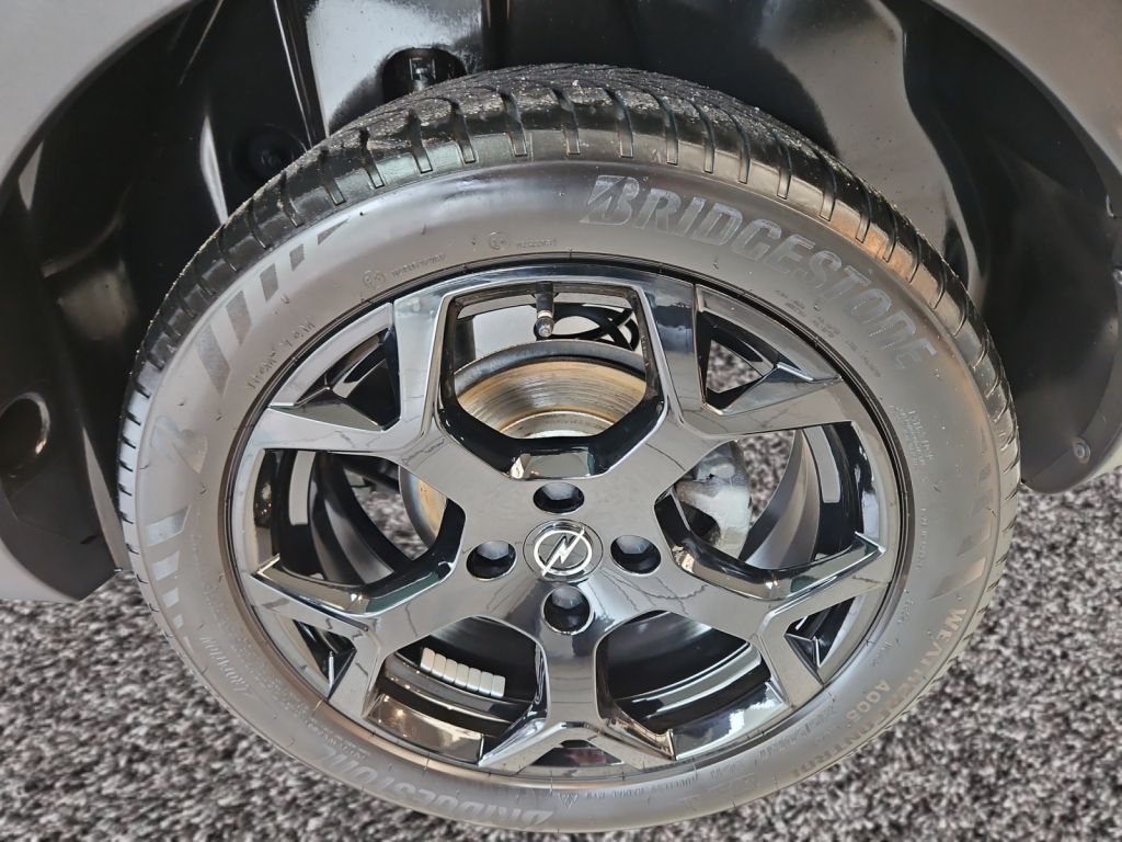 Fahrzeugabbildung Opel Crossland 1.2 GS Line IntelliGrip u. Sitzheizung