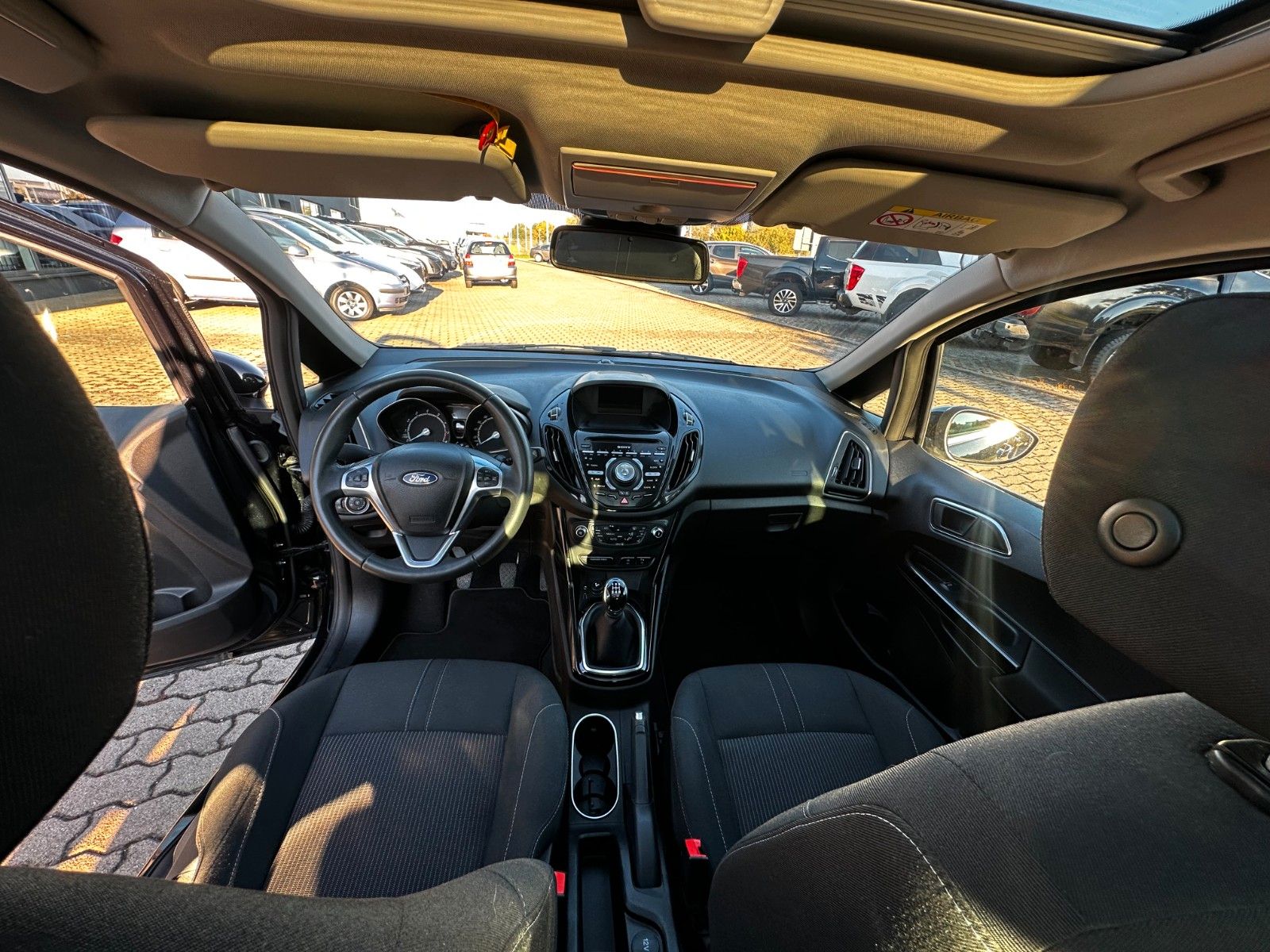 Fahrzeugabbildung Ford B-Max KD Neu Top Zustand Allw.Reifen TÜV Neu