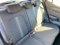 Fahrzeugabbildung Hyundai i10 1.0 Automatik  KLIMA SHZ ALLWETTER ALU PDC