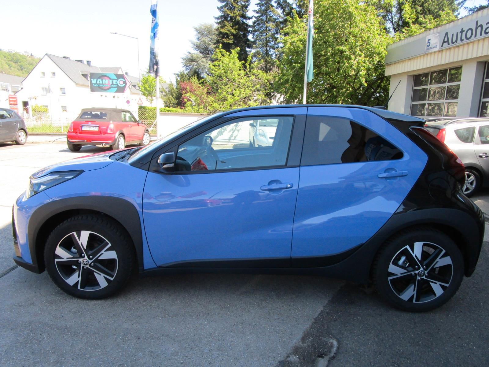 Toyota Aygo X 1,5L Hybrid Teamplayer, SH, TZL.