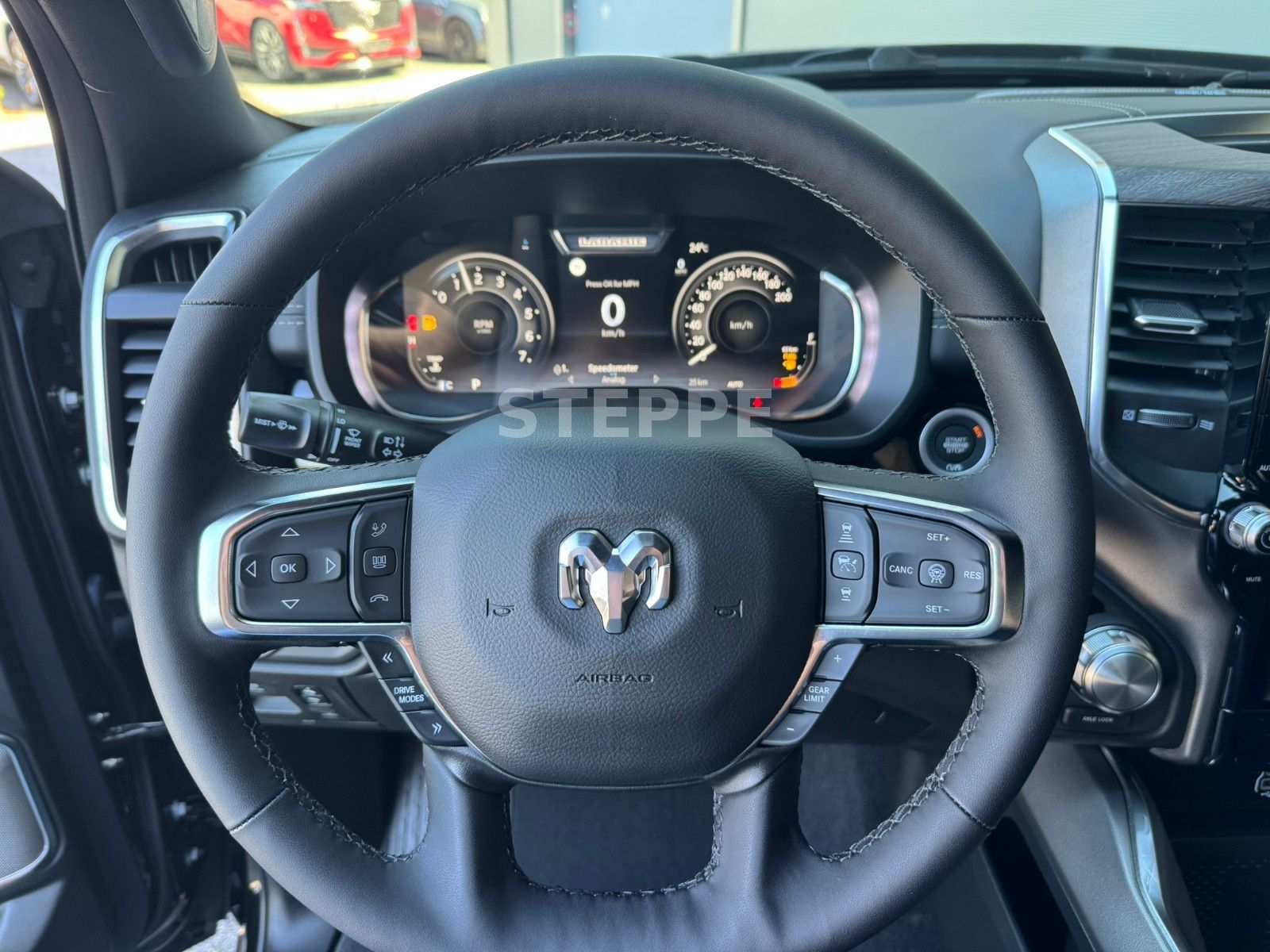 Dodge 2026 RAM 1500 5,7LV8 Night Safety Tech. AHK 22"