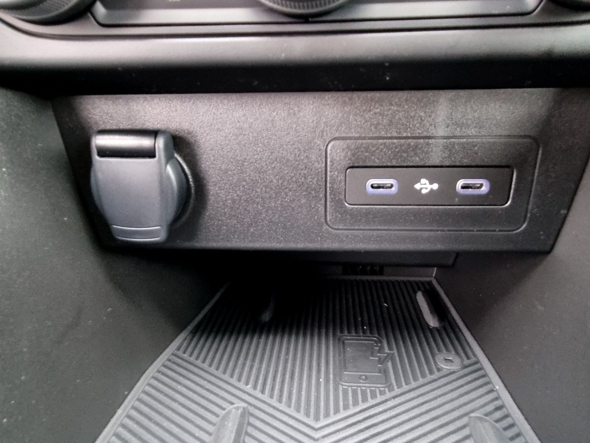 Fahrzeugabbildung Dacia Sandero Journey TCe 100