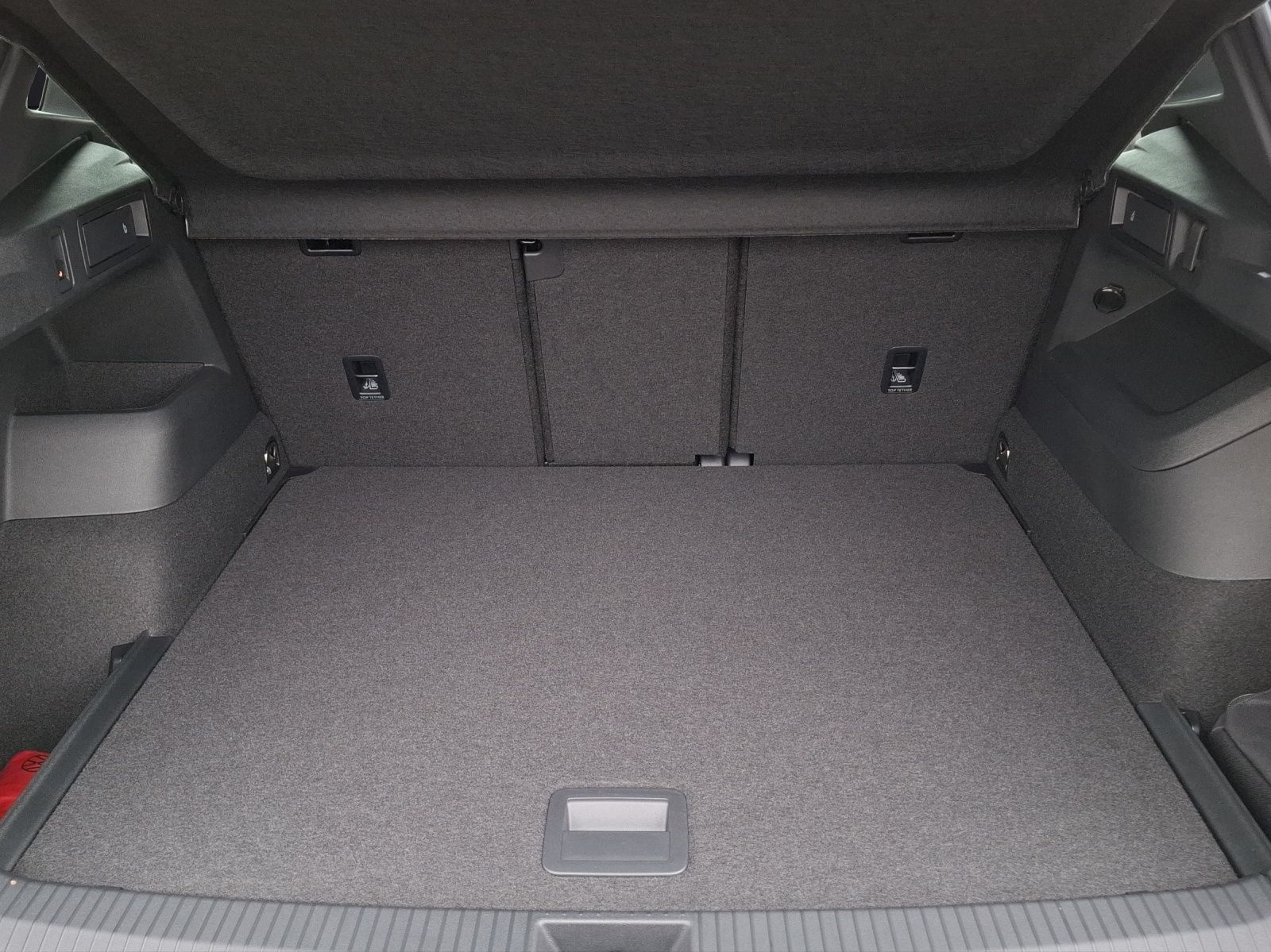 Fahrzeugabbildung Volkswagen Tiguan eTSI R-Line DSG Standhzg. Matrix AHK Navi