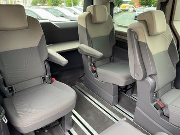 Volkswagen T7 Multivan - 12