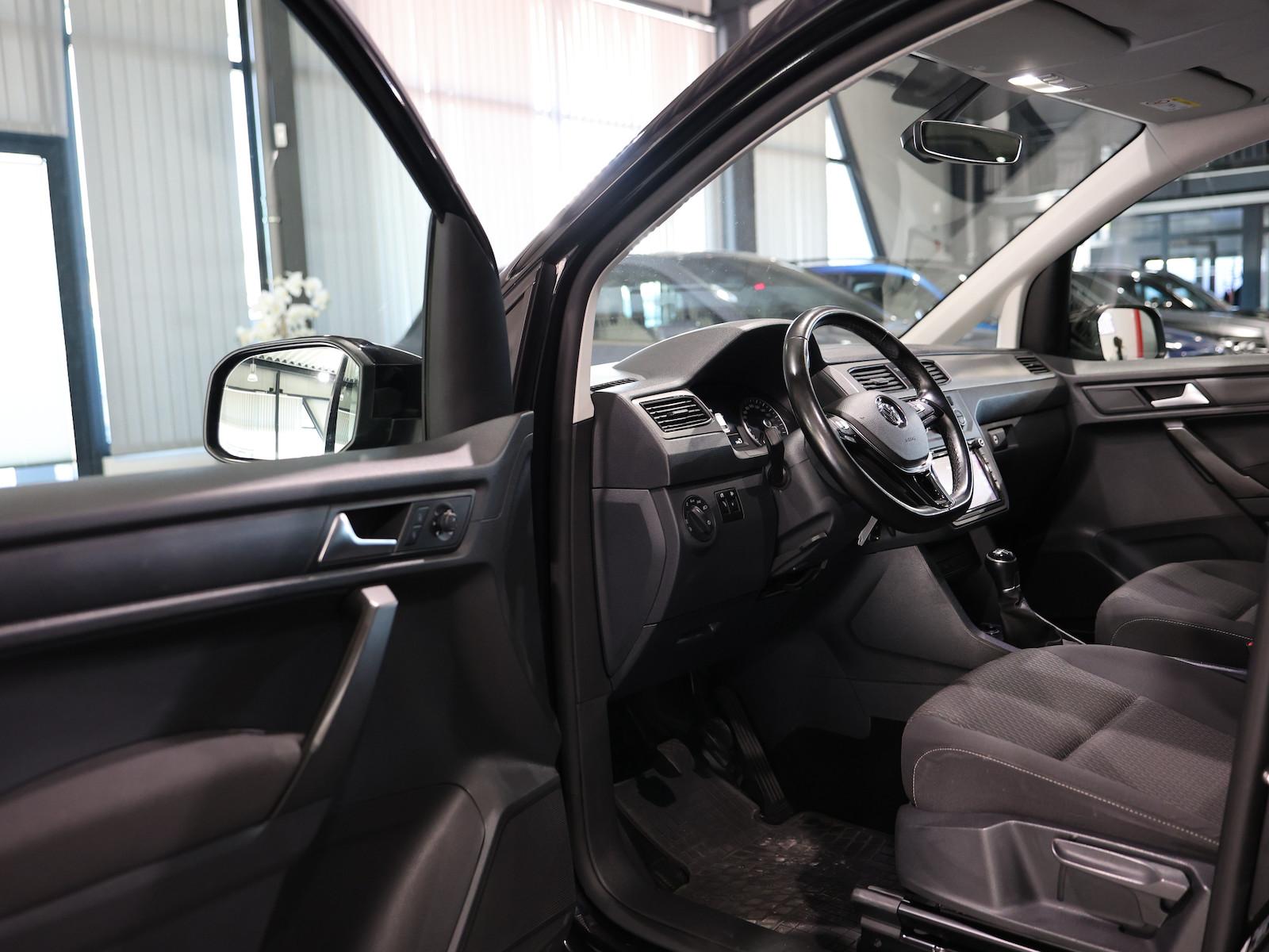 Volkswagen Caddy Maxi Kombi 2.0 TDI BMT / 7-SITZER / NAVI+