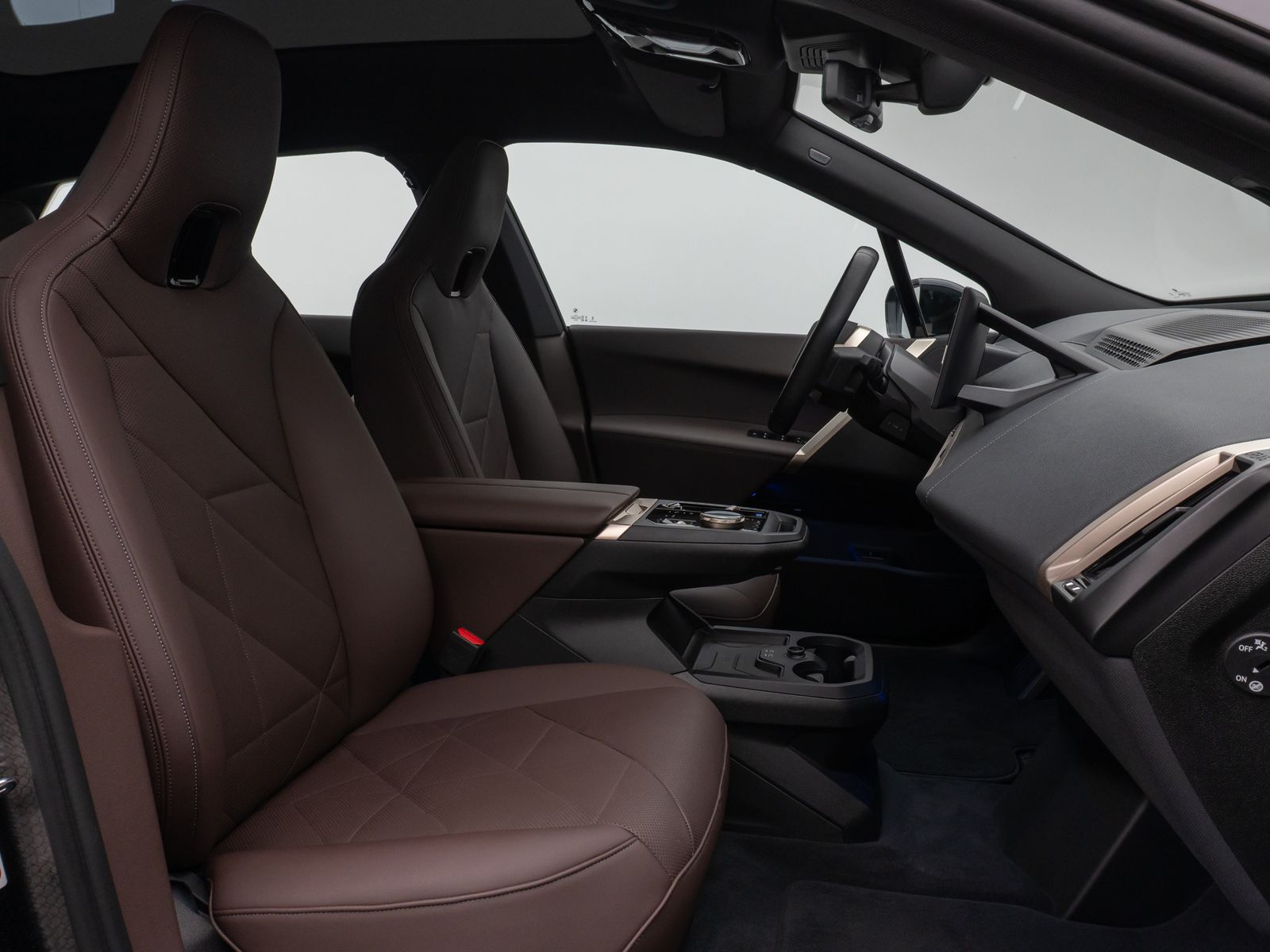 Fahrzeugabbildung BMW iX xD40 Panorama Kamera HiFi Komfort SkyLounge