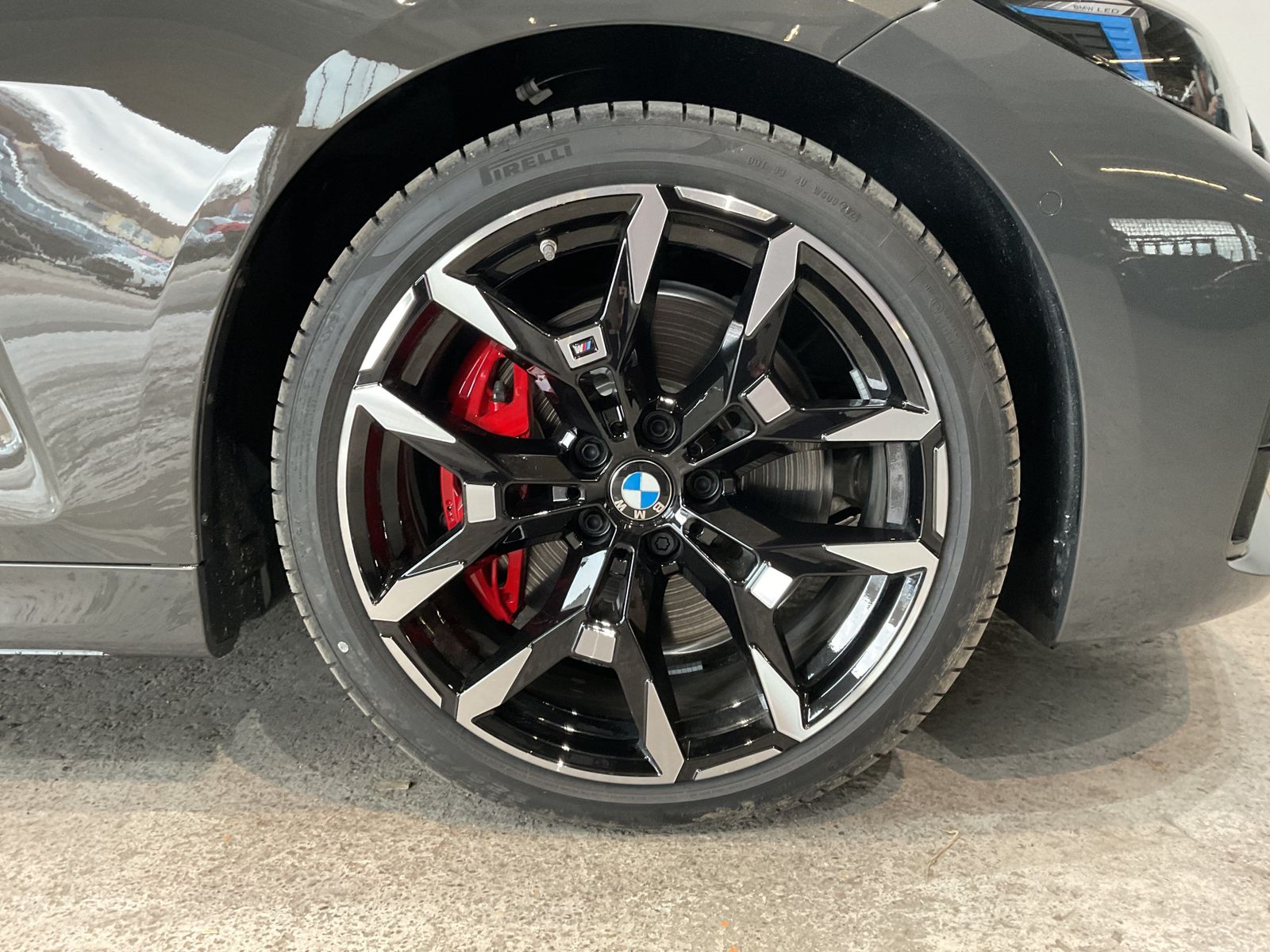 Fahrzeugeinzelansicht 14 Fahrzeugabbildung BMW M440i xDrive Cabrio Sportpaket HK HiFi DAB LED