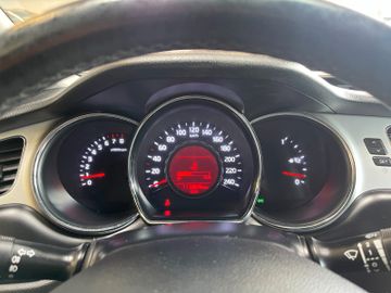 Kia Ceed Sportswagon FIFA World Cup Edition *AHK*LKH