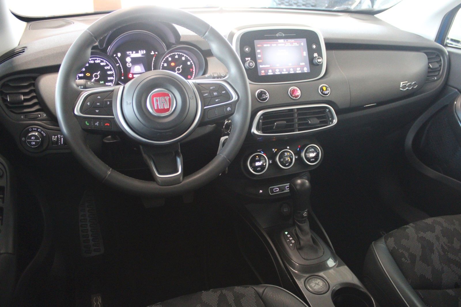 Fahrzeugabbildung Fiat 500X 1.3 FireFly Turbo Aut. CROSS mit AHK uvm.
