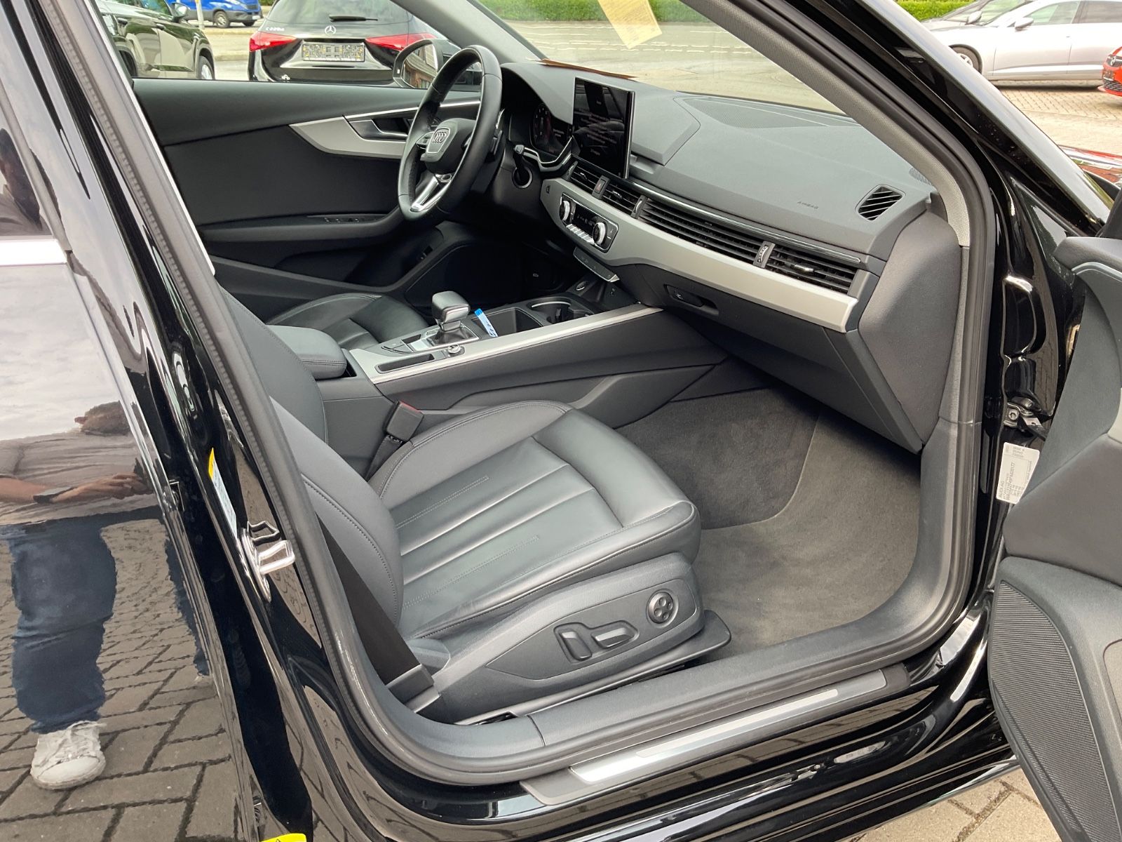 Fahrzeugabbildung Audi A4 35 TFSI S tronic Avant,CarPlay,ACC,Kamera