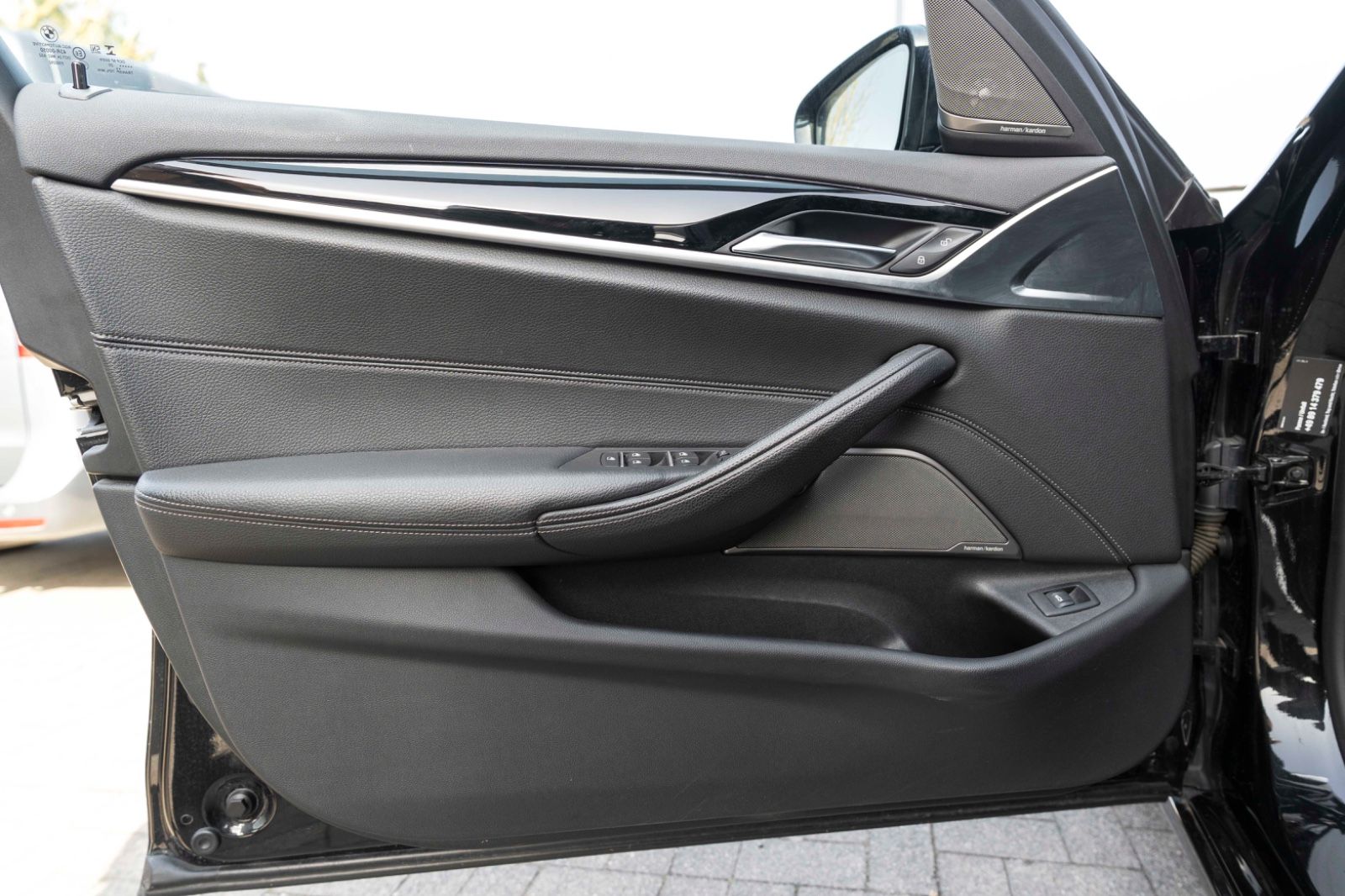 Fahrzeugabbildung BMW 520d xDrive SPORT SHADOW ACC LED H&K 360° TOTW