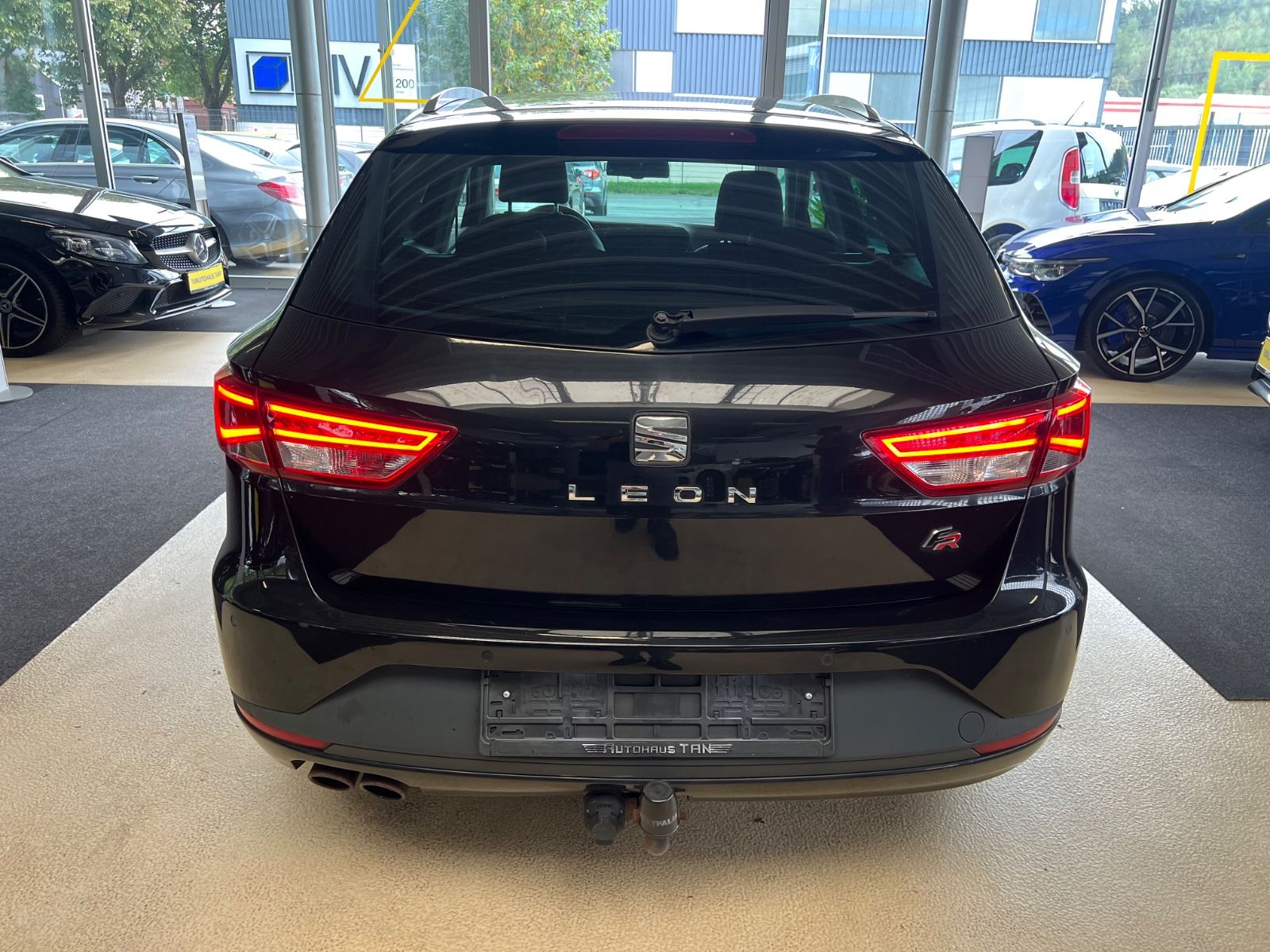 Fahrzeugabbildung SEAT Leon ST FR 2.0 TDI DSG AUTOMATIK *LED*1.HAND*