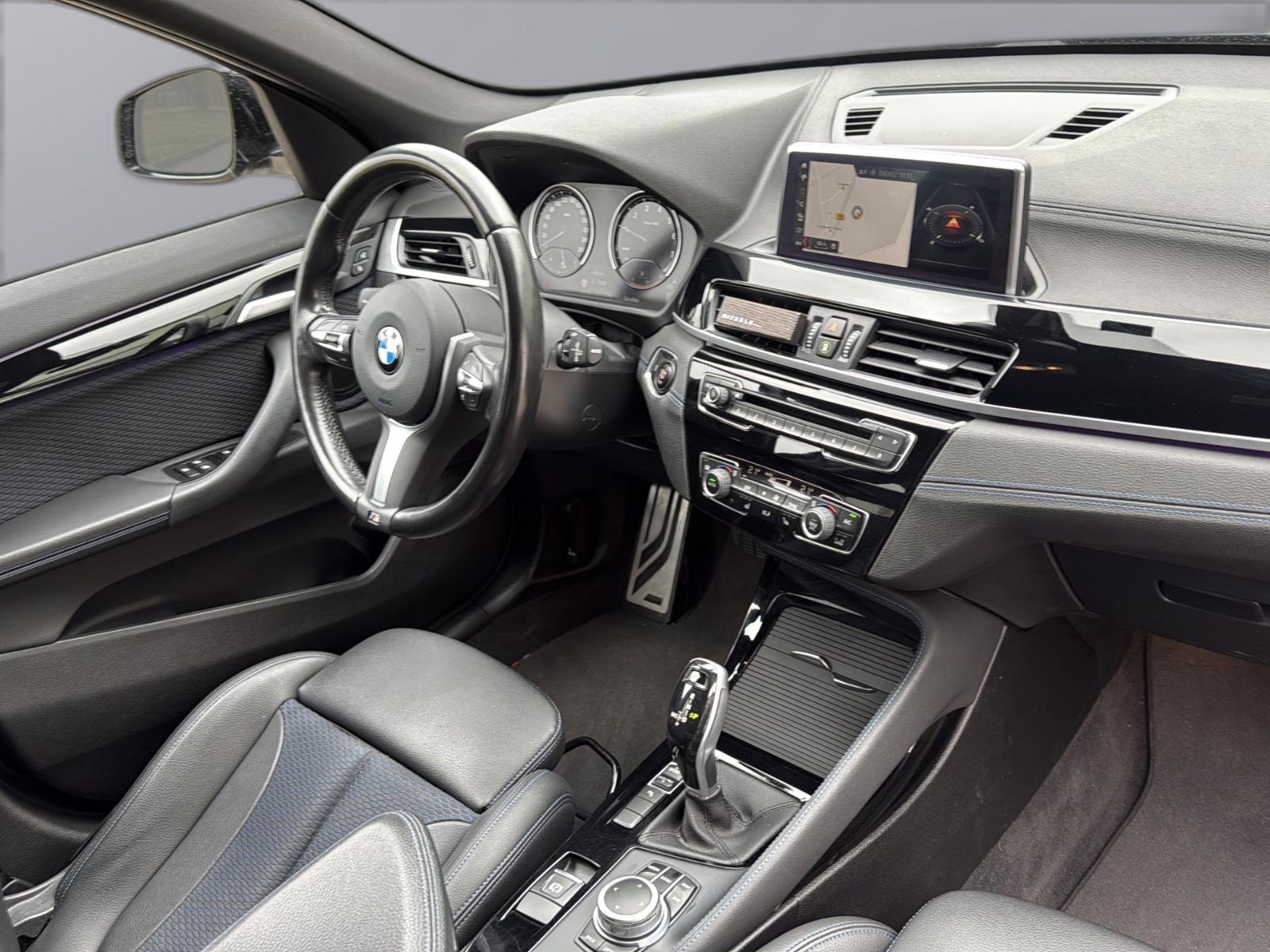 Fahrzeugabbildung BMW X1 sDrive 18 i M Sport/ 18 Zoll/ TOP