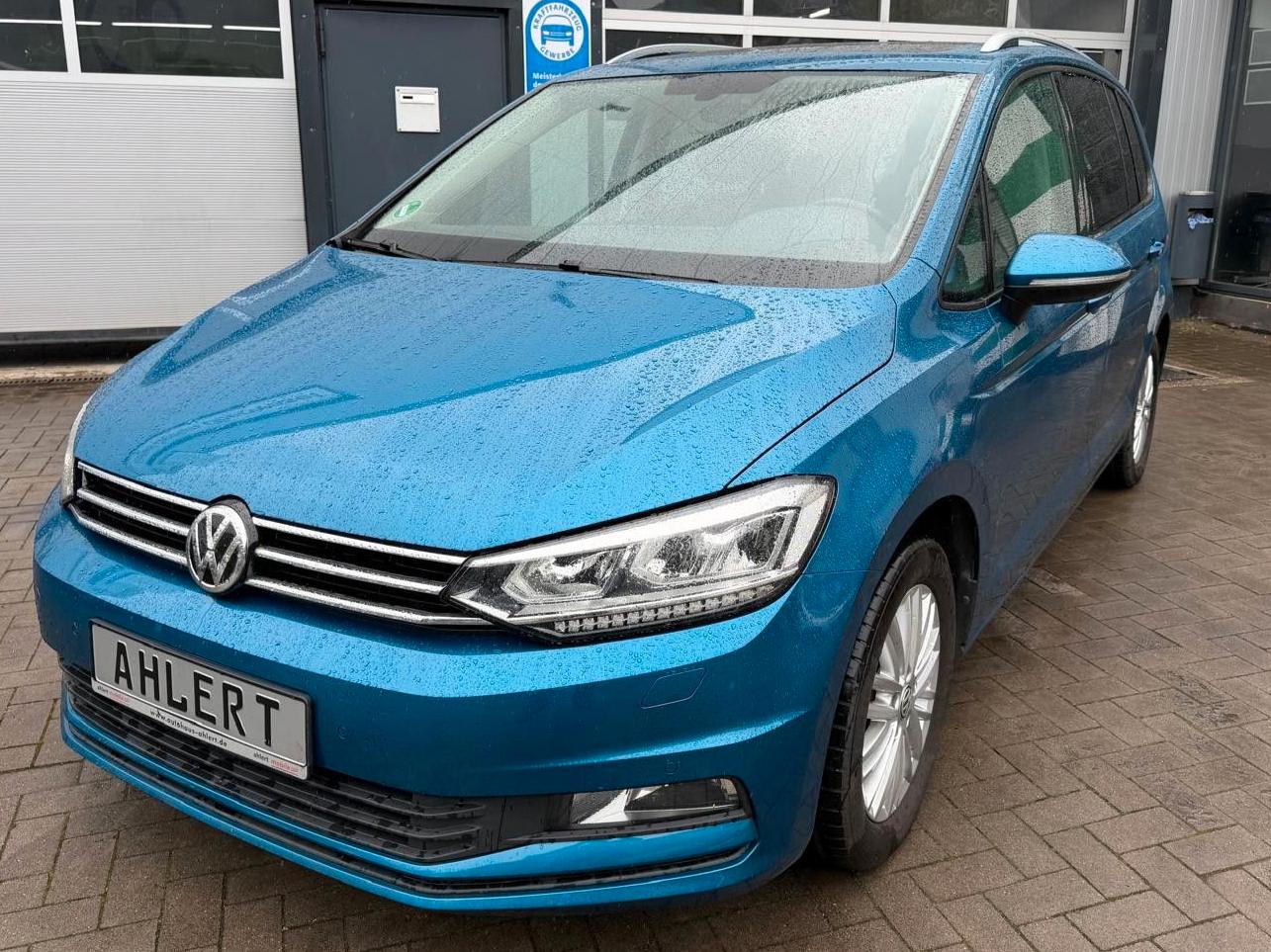 Volkswagen Touran Comfortline Navi LED AHK PANO