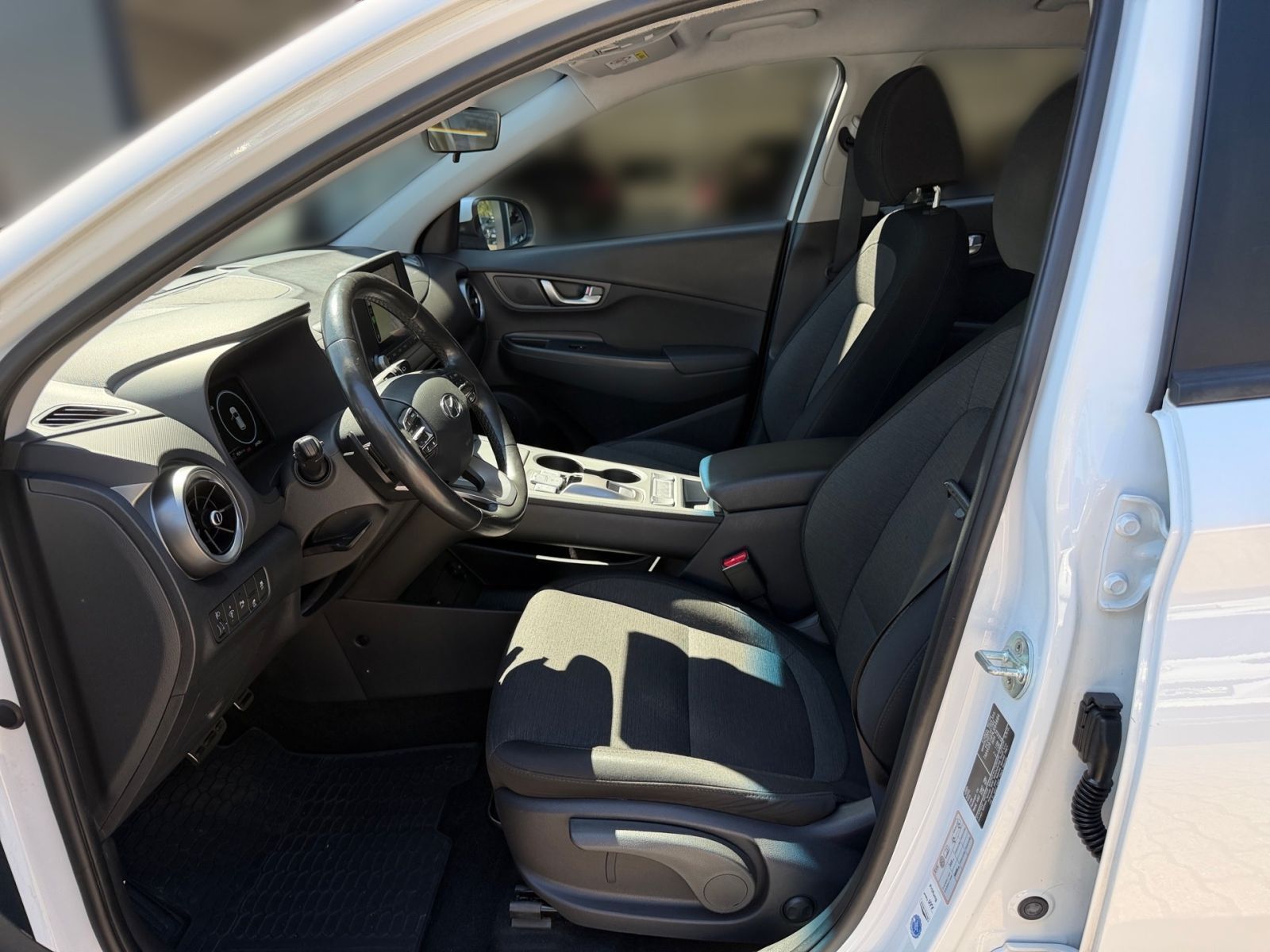 Fahrzeugabbildung Hyundai KONA Select Elektro 11 kW OBC Sitzheizung