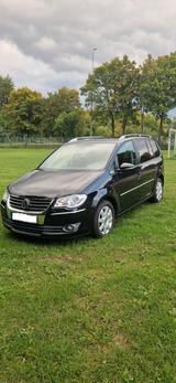 Volkswagen Touran 1.4 TSI DSG Highline. TÜV 06/27. - Volkswagen Touran mit Benzin-Antrieb: Kleinbus, 2.0