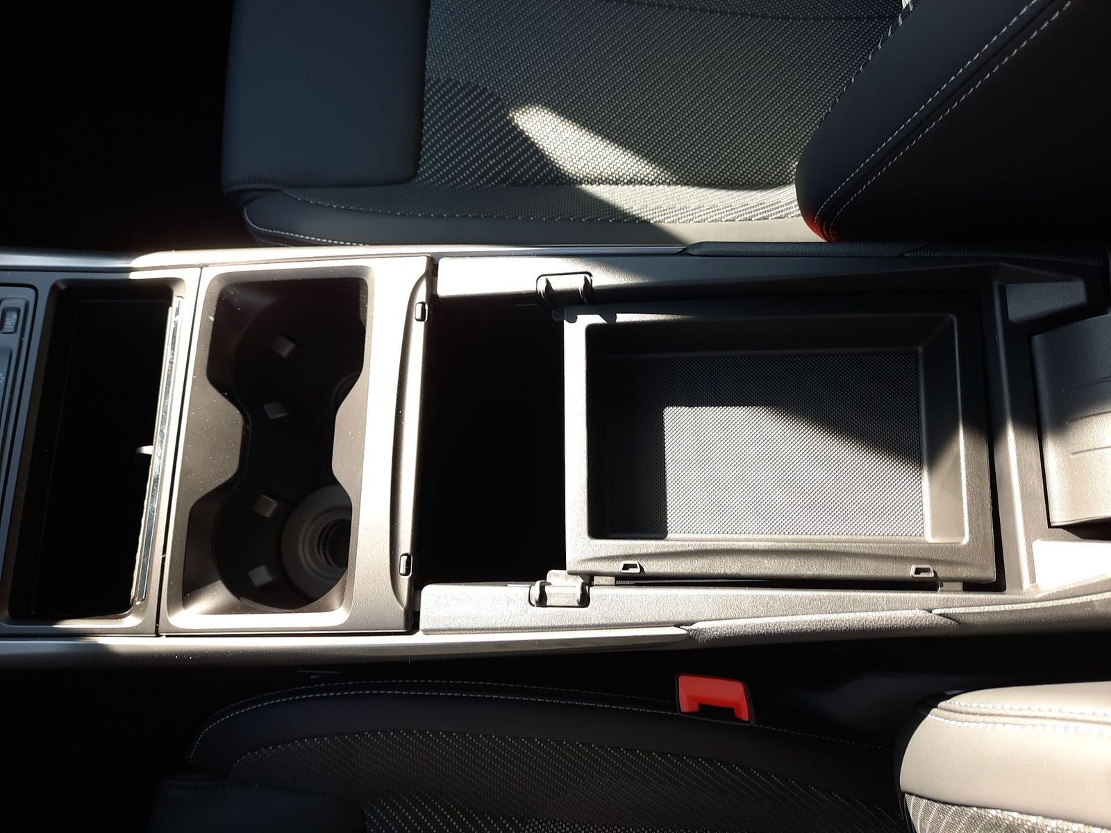 Ford Explorer - Bild 25