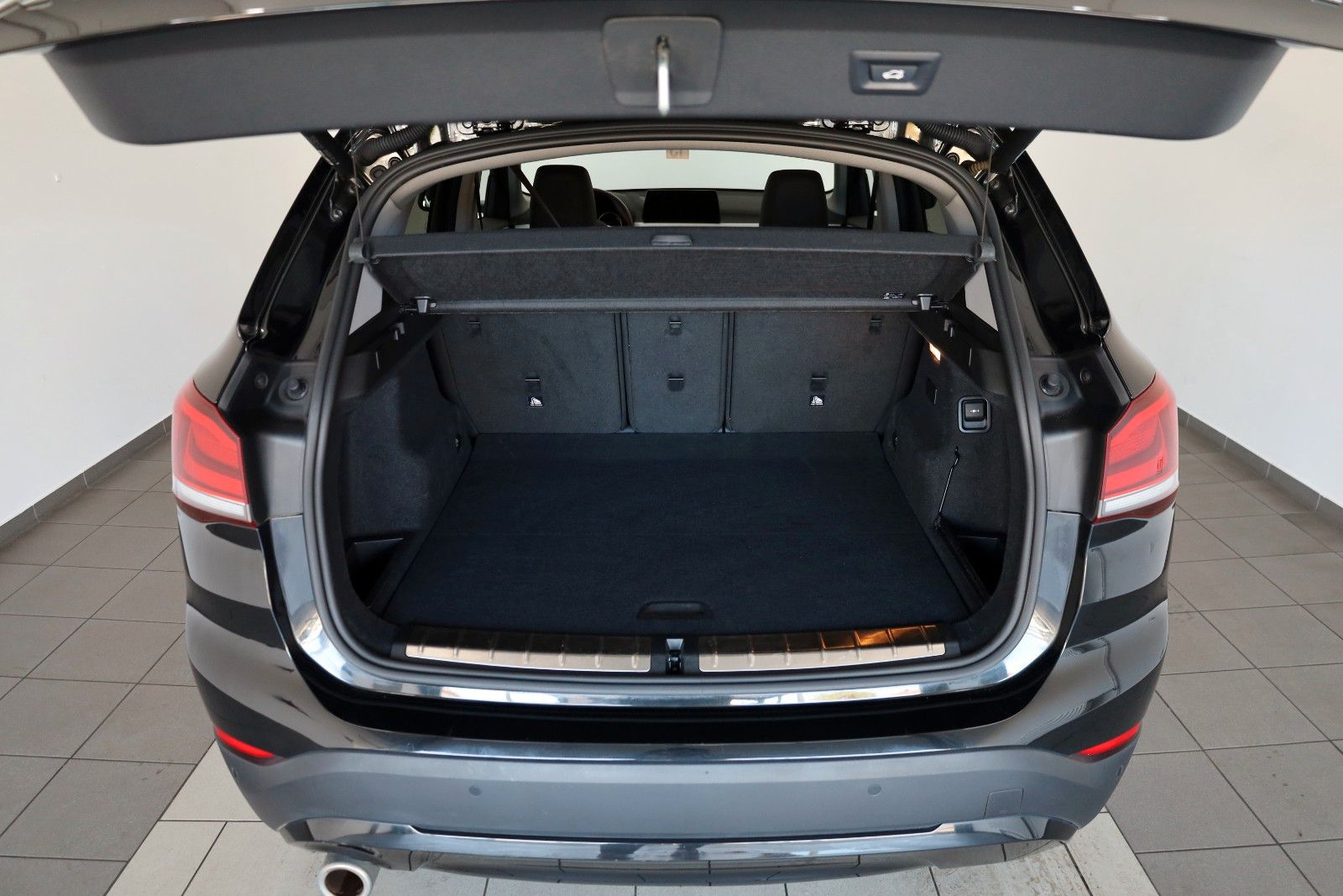 Fahrzeugabbildung BMW X1 xDrive 25e Advantage Leder,Navi,LED,Kamera,SH