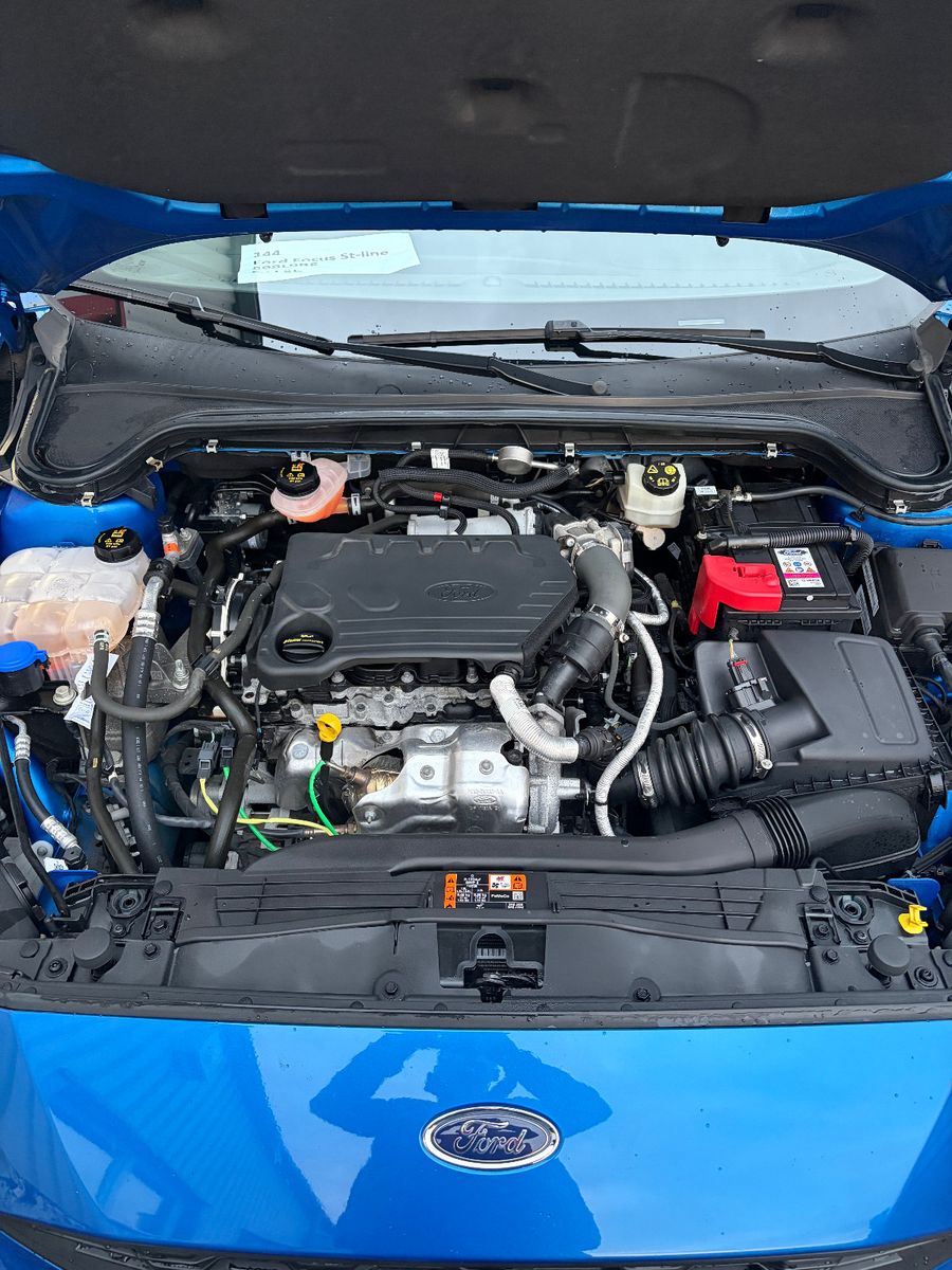 Fahrzeugabbildung Ford Focus 1,5 EcoBlue 88kW ST-Line X Turnier