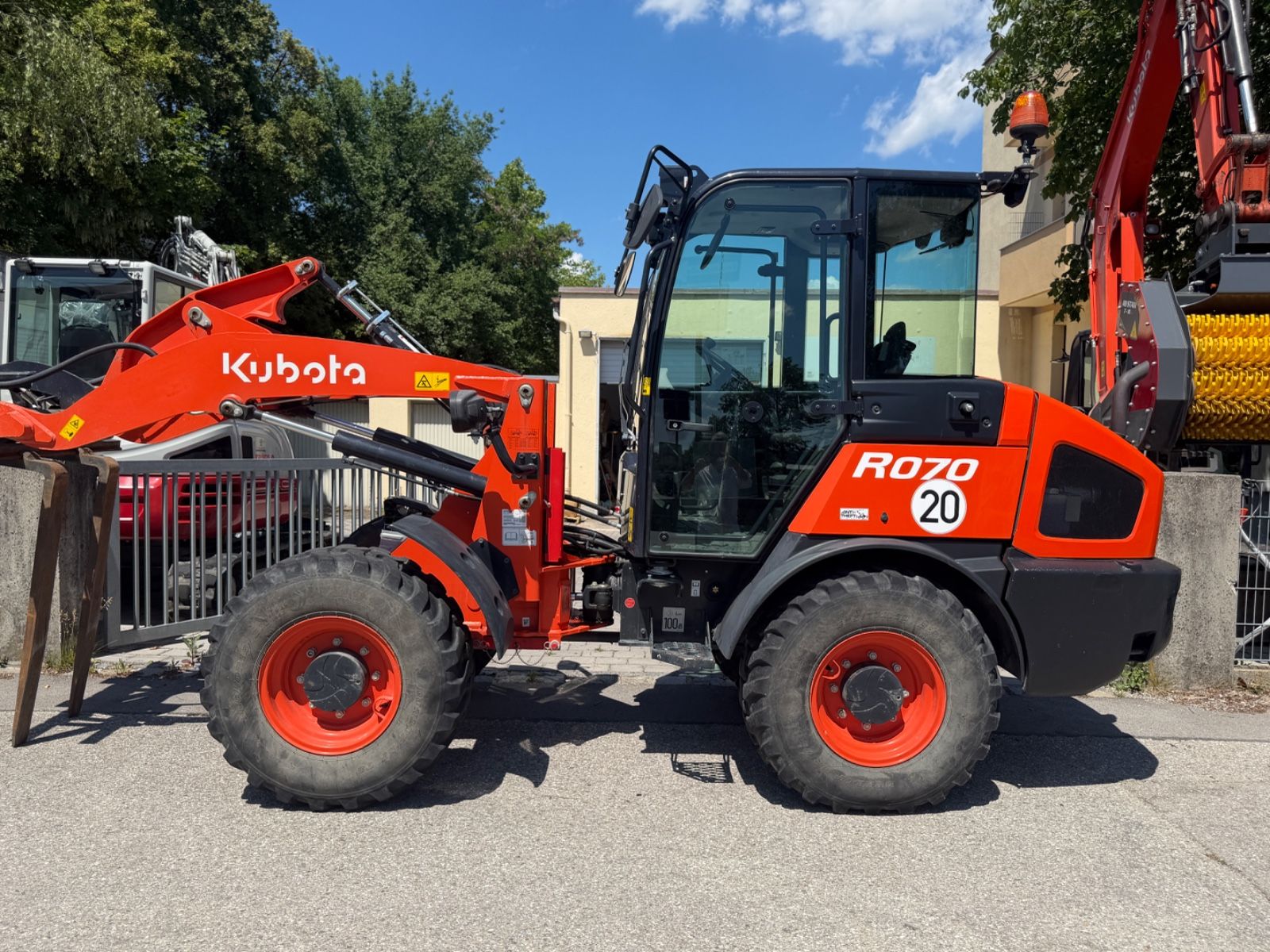 Fahrzeugabbildung Kubota R070 Schaufel, Gabel Top