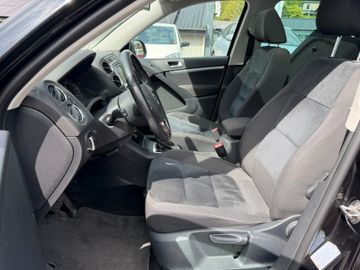 Volkswagen Tiguan - 11