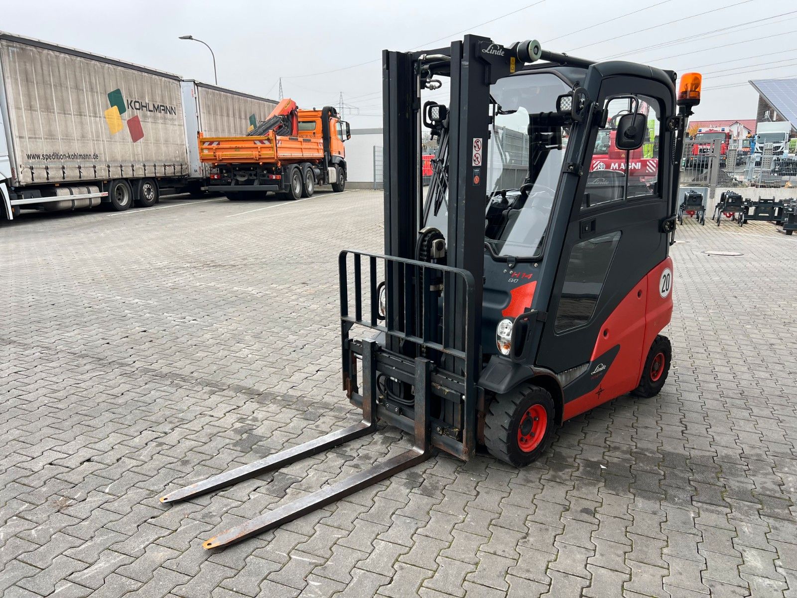 Fahrzeugabbildung Linde H14D-01 / Triplex: 4.60m! / SS / nur 1.672h!