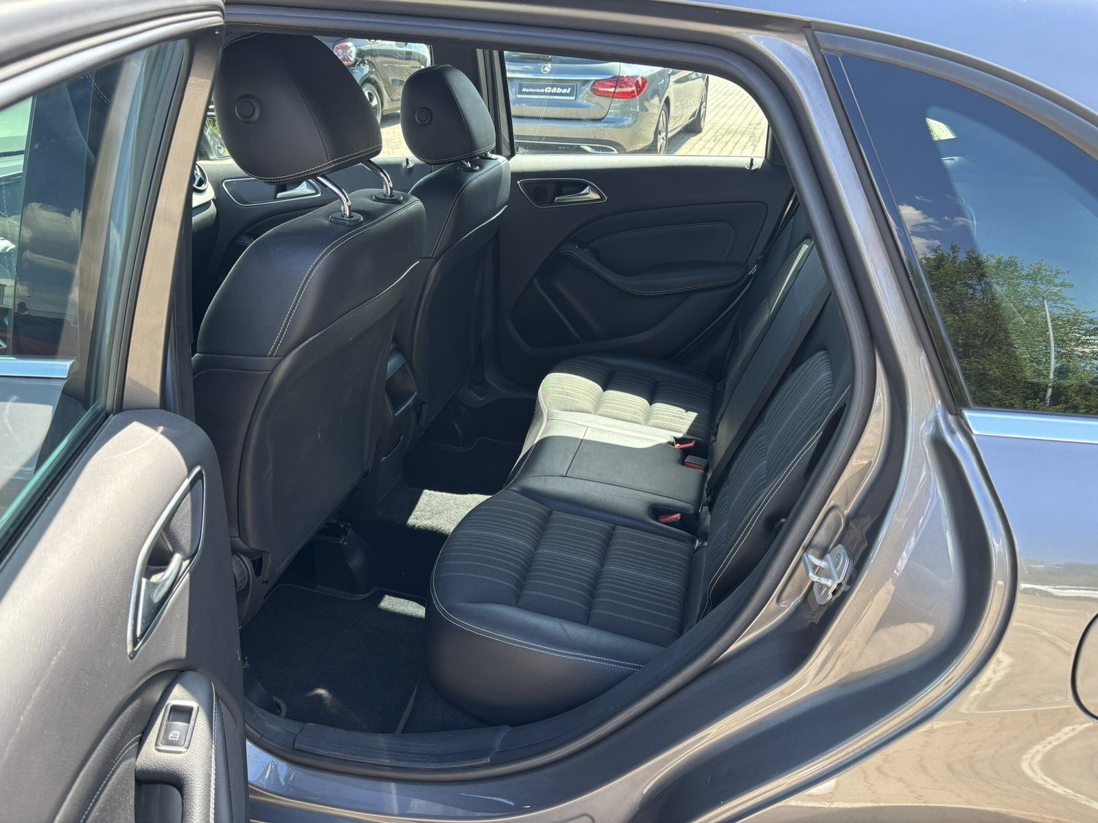 Fahrzeugabbildung Mercedes-Benz B 180 LED*BLUETOOTH*SPIEGEL-PAKET*SCHECKHEFT