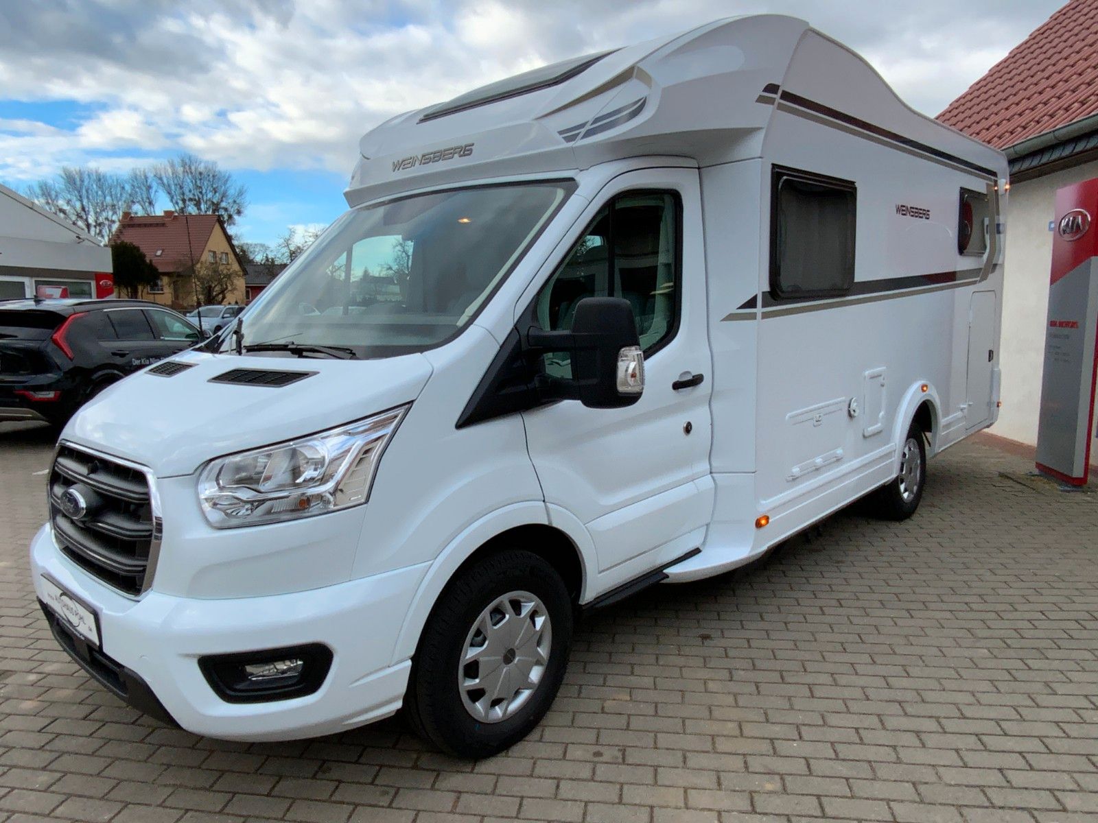 Fahrzeugabbildung Weinsberg CaraSuite 650 MEG