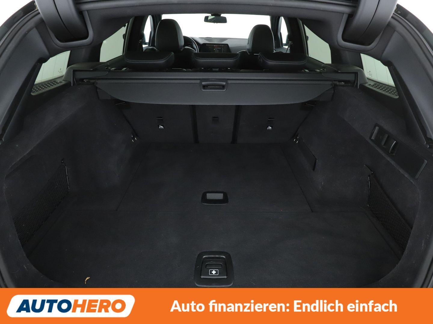 BMW 320i M Sport Aut.*NAVI*LASER*PANO*CAM*PDC*SHZ*