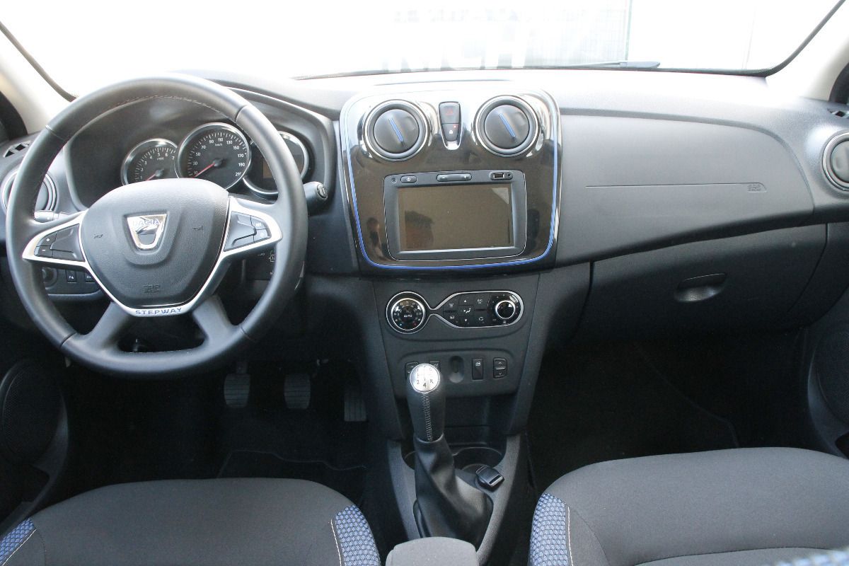 Fahrzeugabbildung Dacia Sandero II Stepway Celebration