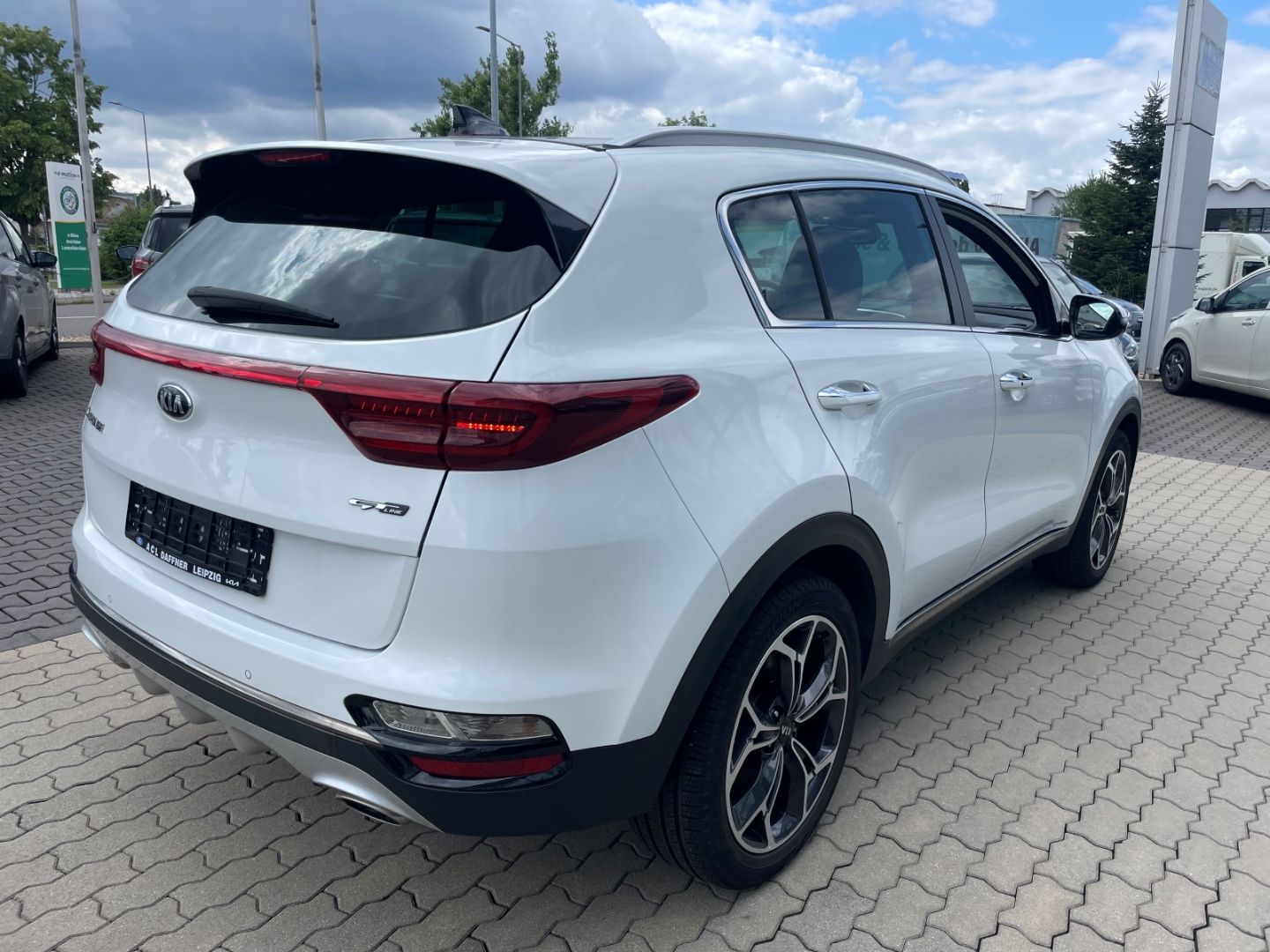 Fahrzeugabbildung Kia Sportage GT Line LED Schiebedach Kamera Volllede