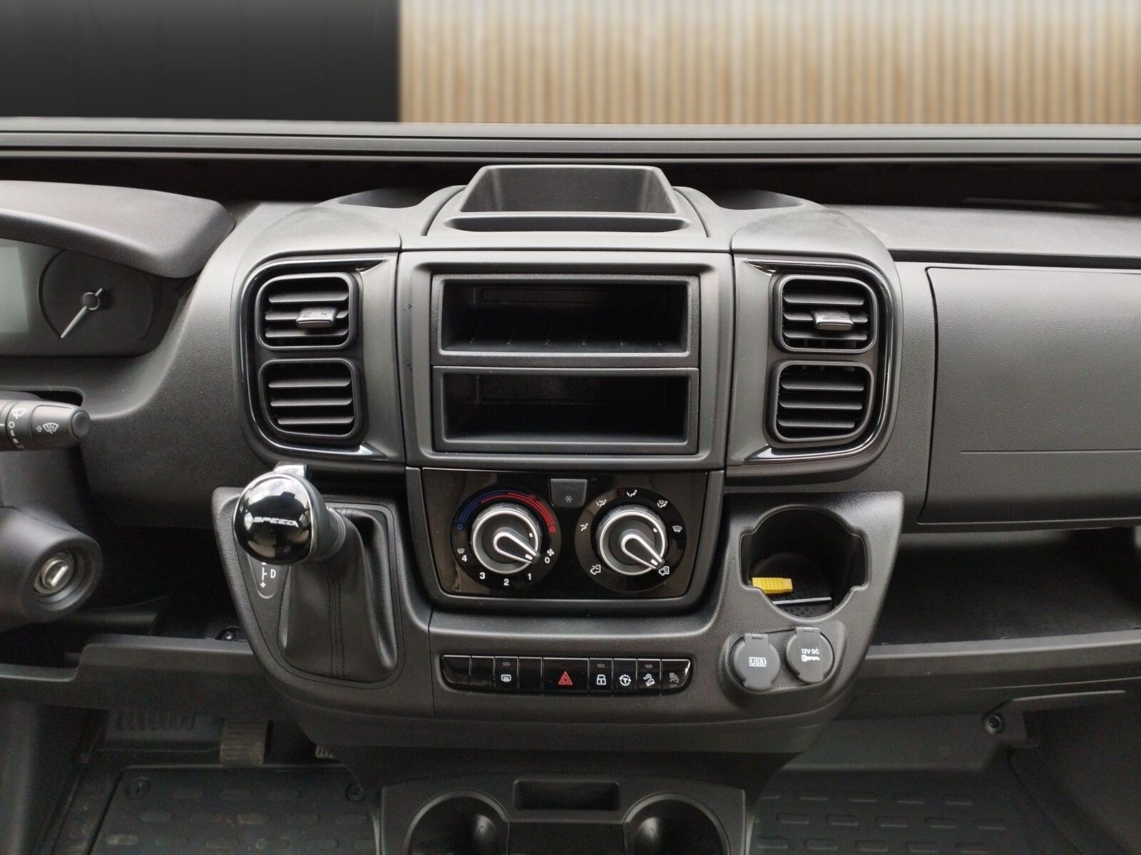 Fahrzeugabbildung Karmann Dexter DE 600 Alufelgen, Automatik, Klima