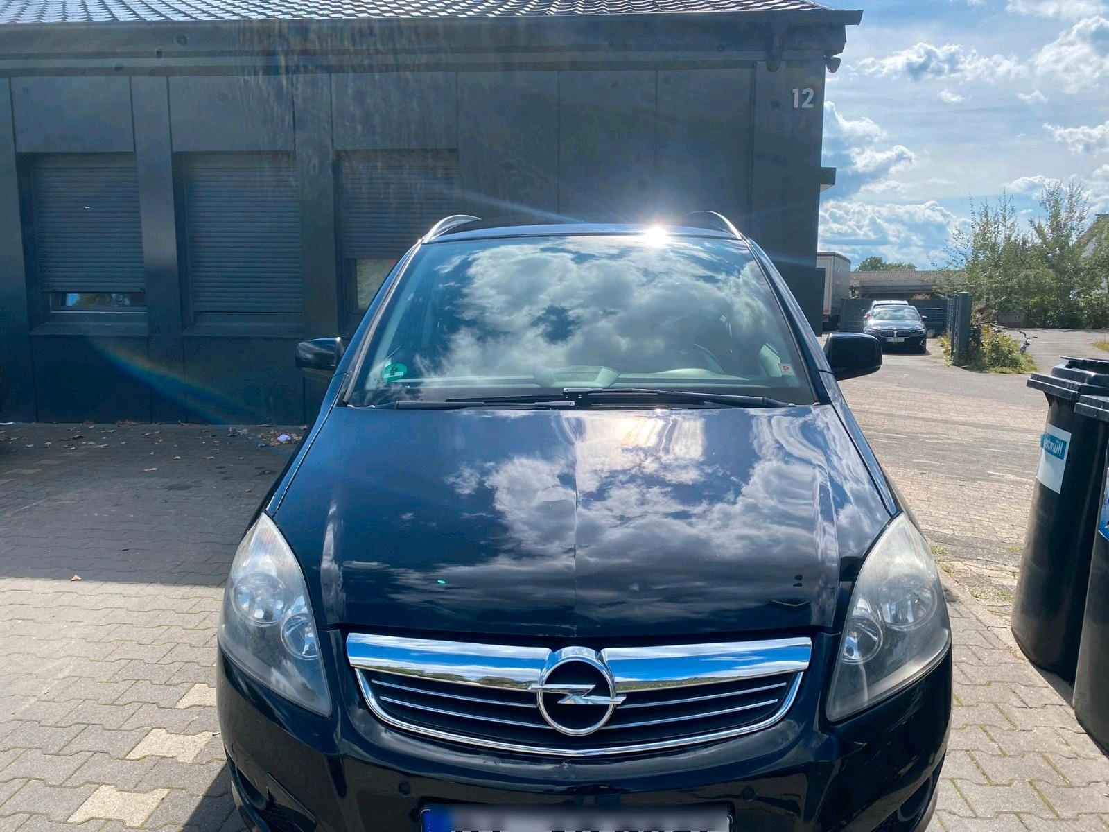 Opel Zafira 2011 — photo 9