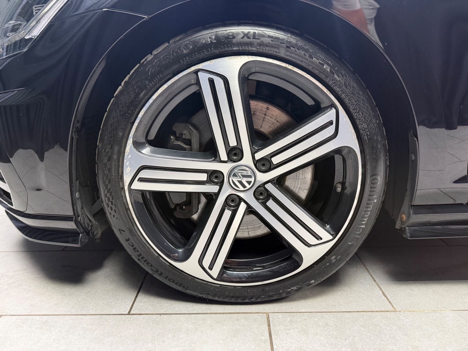 Fahrzeugabbildung Volkswagen Golf VII 2.0 R 4Motion |DSG|VIRTUAL|2.HAND